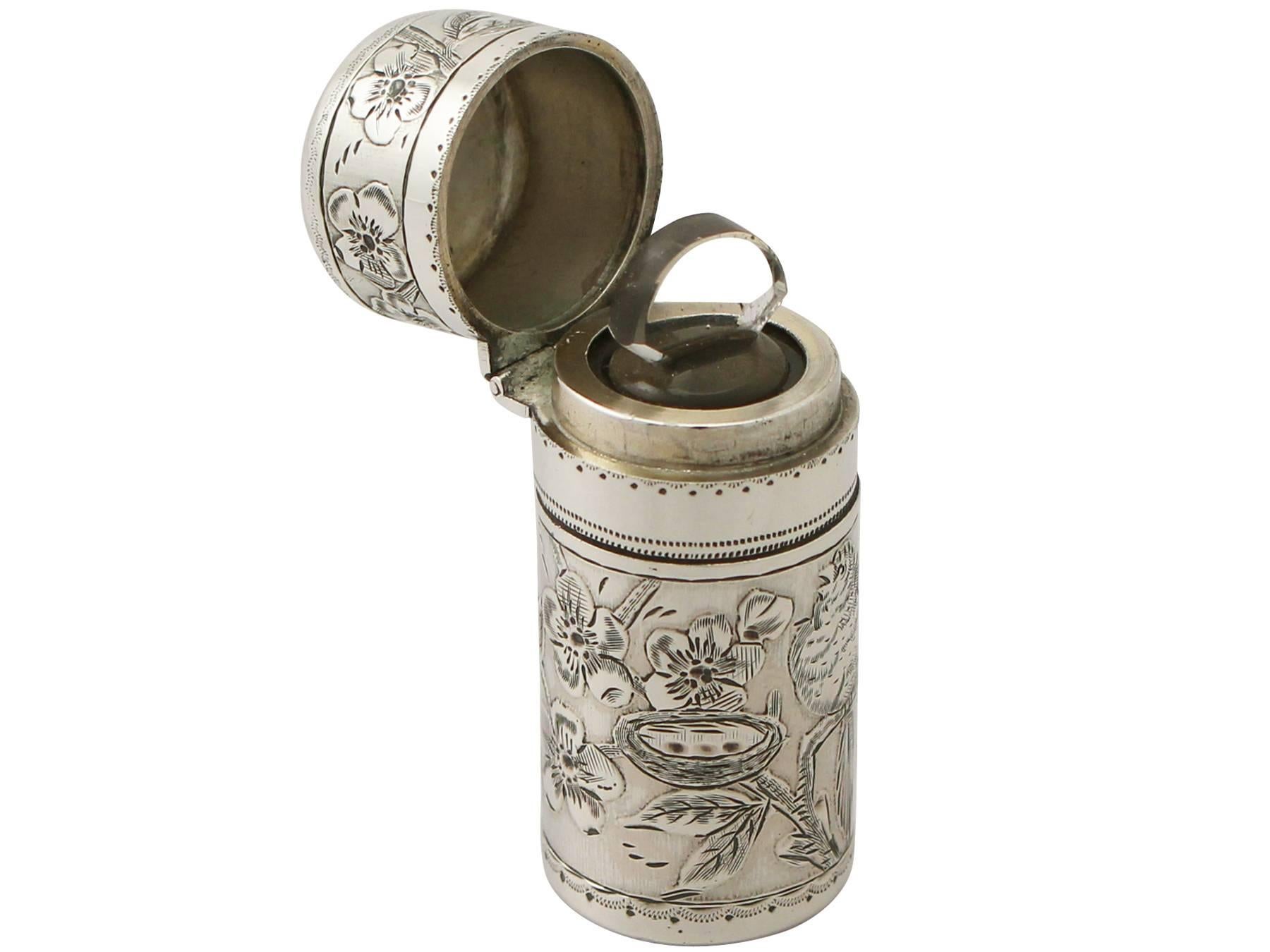 Sterling Silver Scent Flask by Sampson Mordan & Co, Antique Victorian In Excellent Condition In Jesmond, Newcastle Upon Tyne