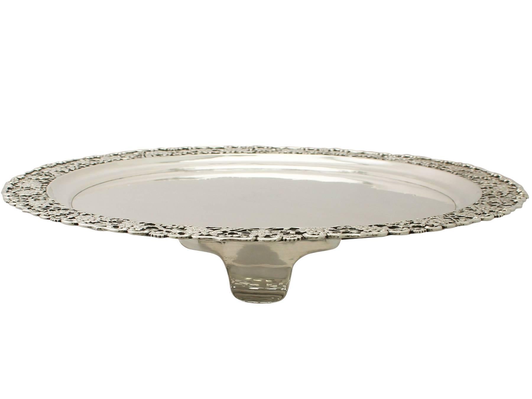 A magnificent, Fine and impressive, large antique Chinese Export Silver salver; an addition to our Asian silver collection.

This magnificent antique Chinese Export Silver (CES) salver has a circular shaped form.

The centre of the salver is