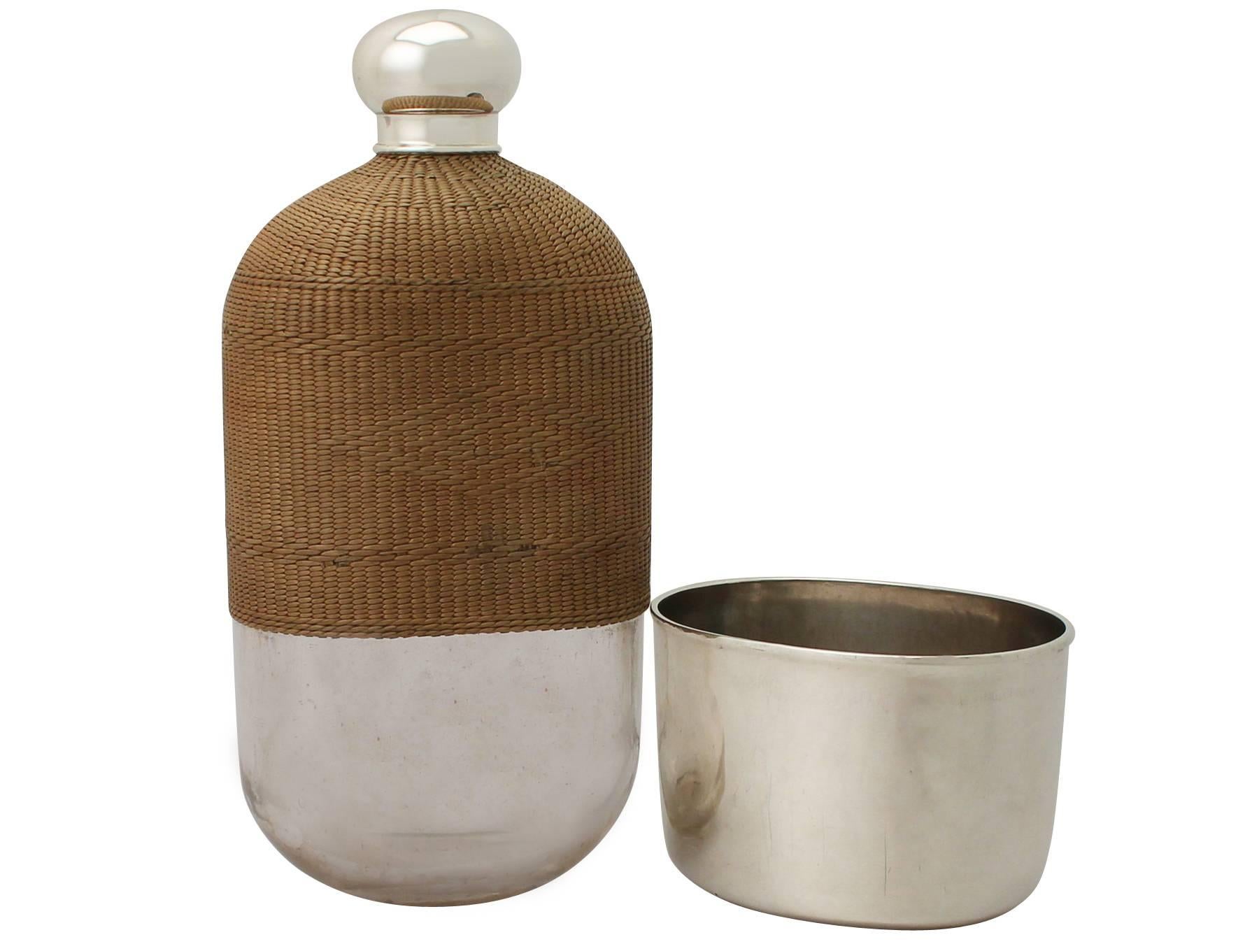 Newcastle Sterling Silver, Glass and Wicker Hip Flask by Isaac Cookson - Antique In Excellent Condition In Jesmond, Newcastle Upon Tyne