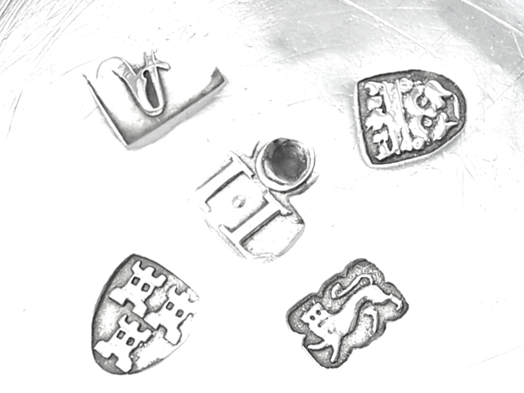 Antico boccale in argento di Giorgio II Newcastle (1759) in vendita 5