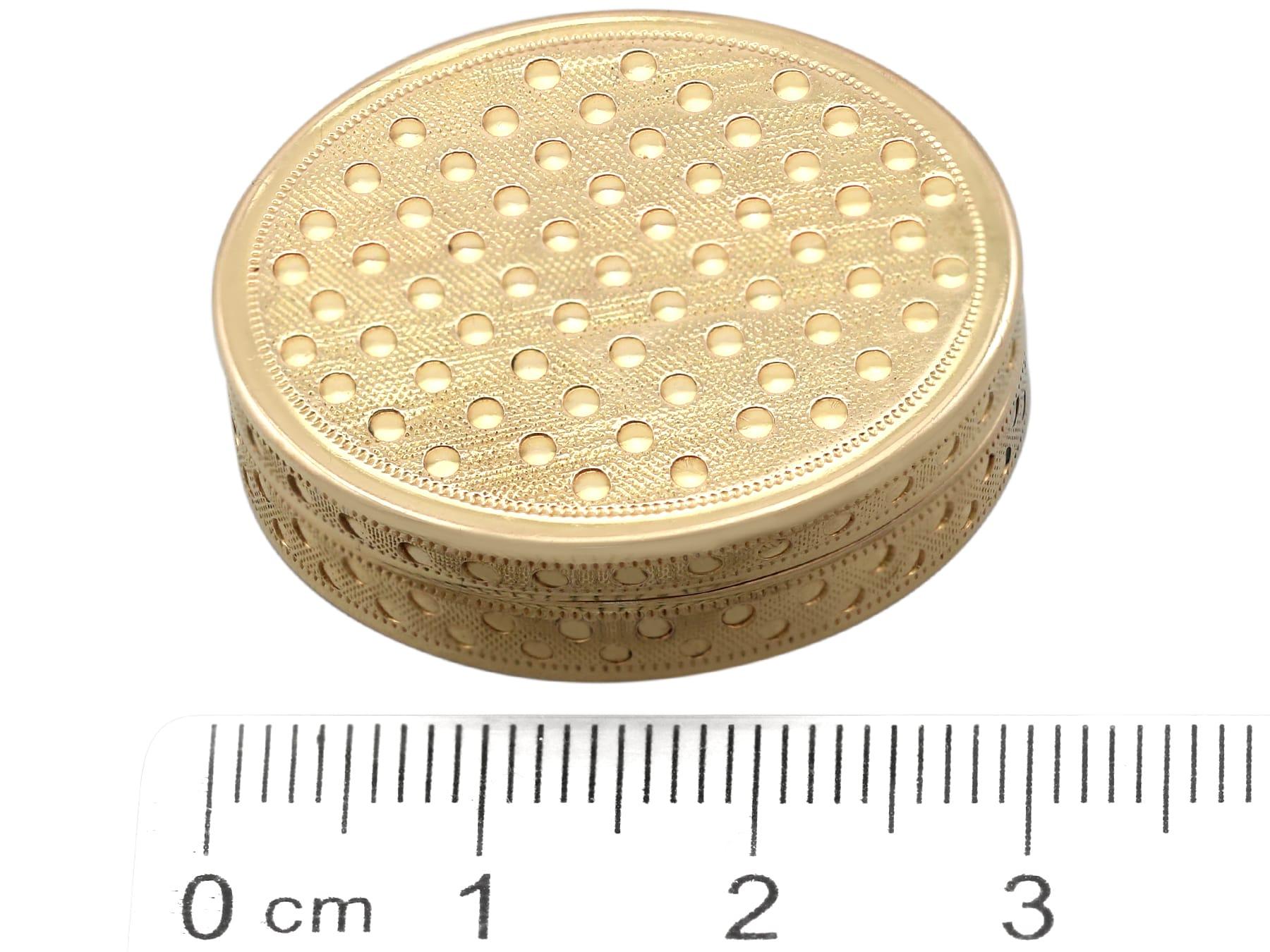 Antica vinaigrette in oro giallo 18 carati, circa 1800 in vendita 7