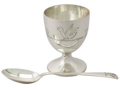 Eierbecher und Löffel aus Sterlingsilber:: Vintage George VI