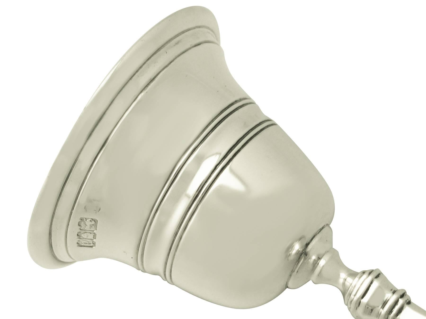 Sterling Silver Table Bell, Antique George V In Excellent Condition In Jesmond, Newcastle Upon Tyne