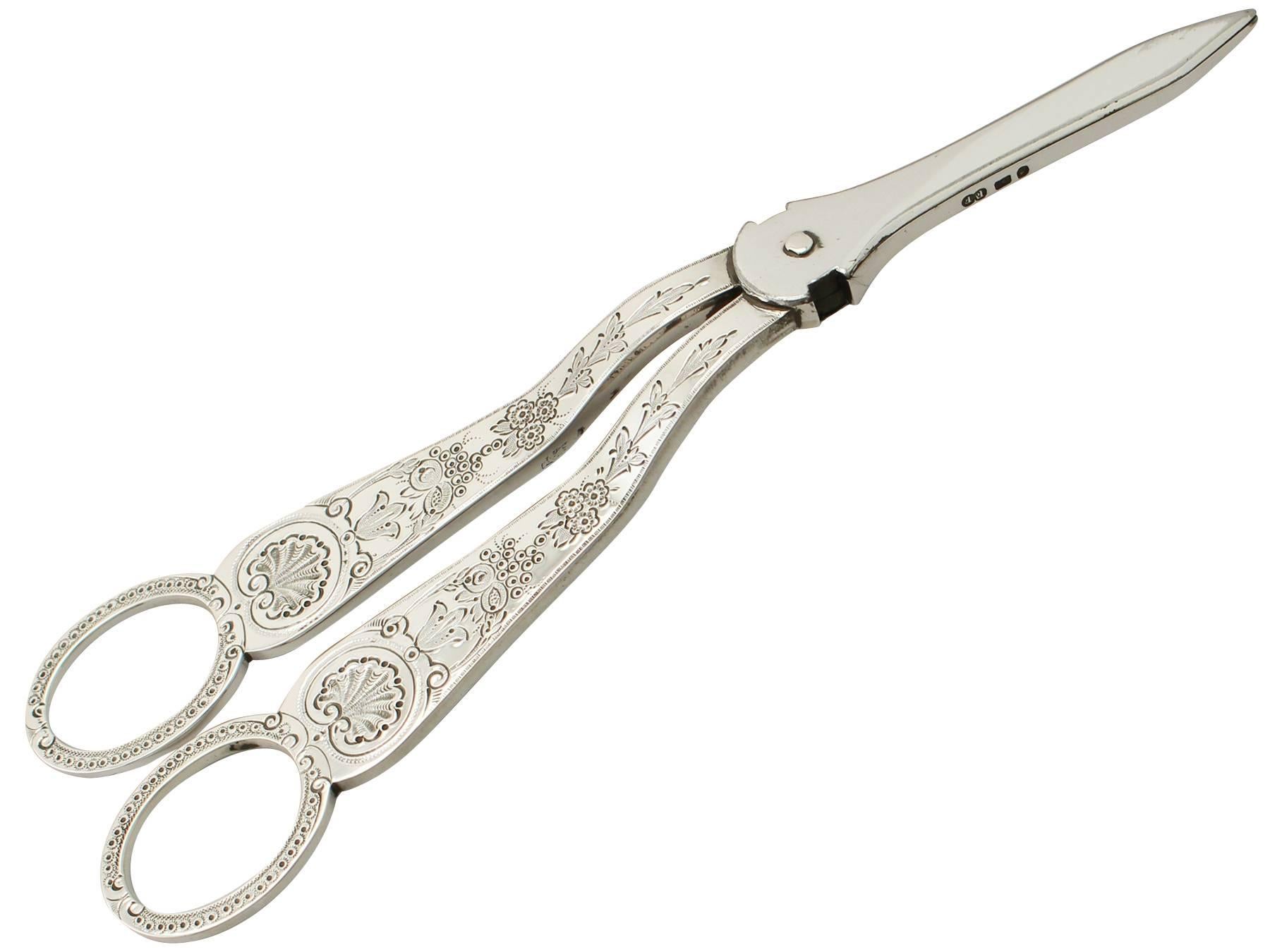 Sterling Silver Grape Shears, Antique Victorian In Excellent Condition In Jesmond, Newcastle Upon Tyne