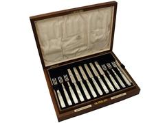 Sterling Silver and Mother-of-Pearl Fruit/Dessert Service, Antique George V