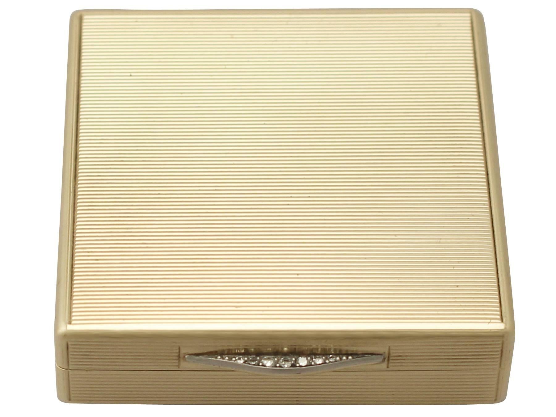 An exceptional, fine and impressive antique Edward VIII English 9-karat yellow gold compact made by Cartier - boxed; an addition to our ornamental silverware collection.

This exceptional antique Edward VIII 9-karat yellow gold compact has a