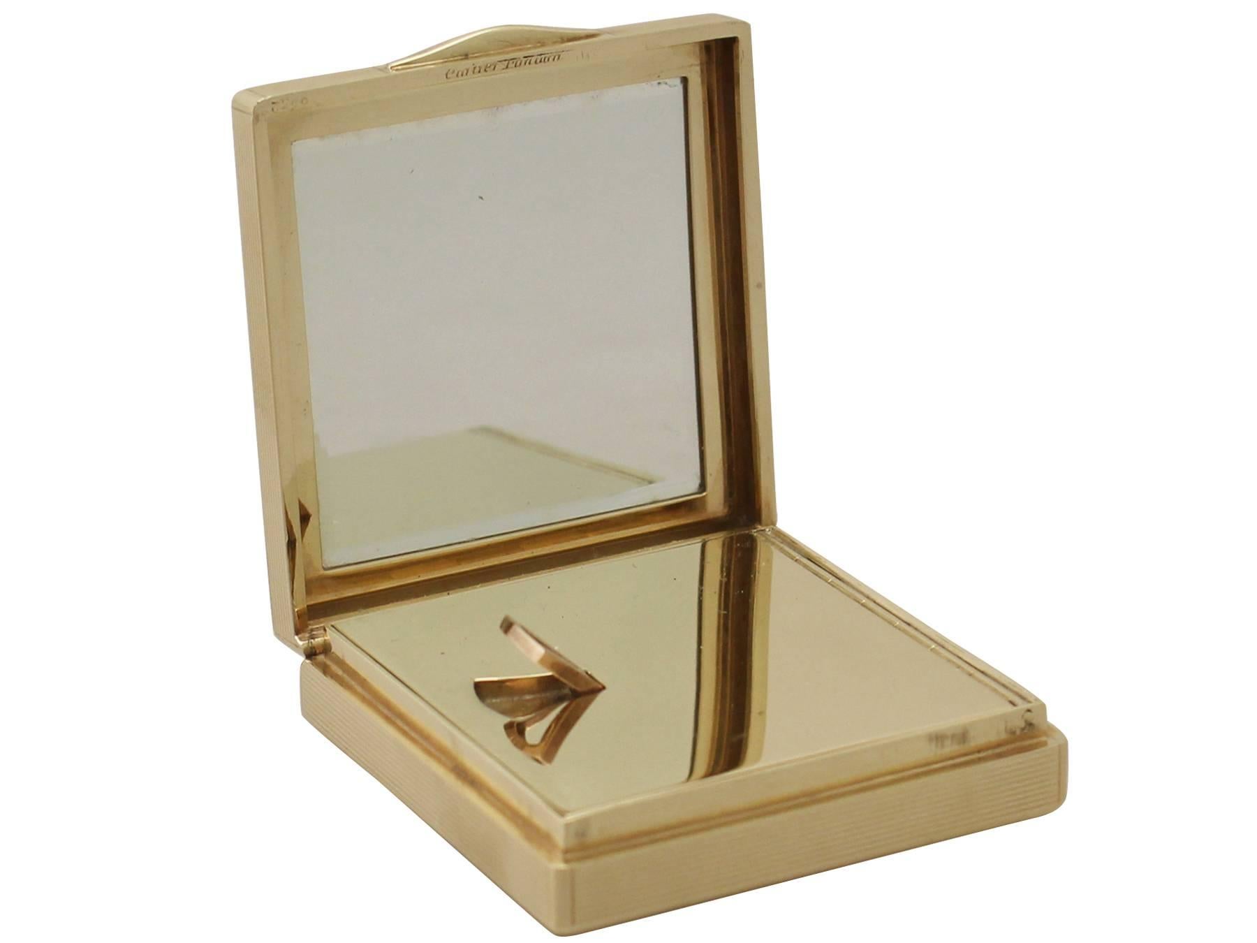 1930s Antique Edward VIII 9-Karat Yellow Gold Compact by Cartier In Excellent Condition In Jesmond, Newcastle Upon Tyne