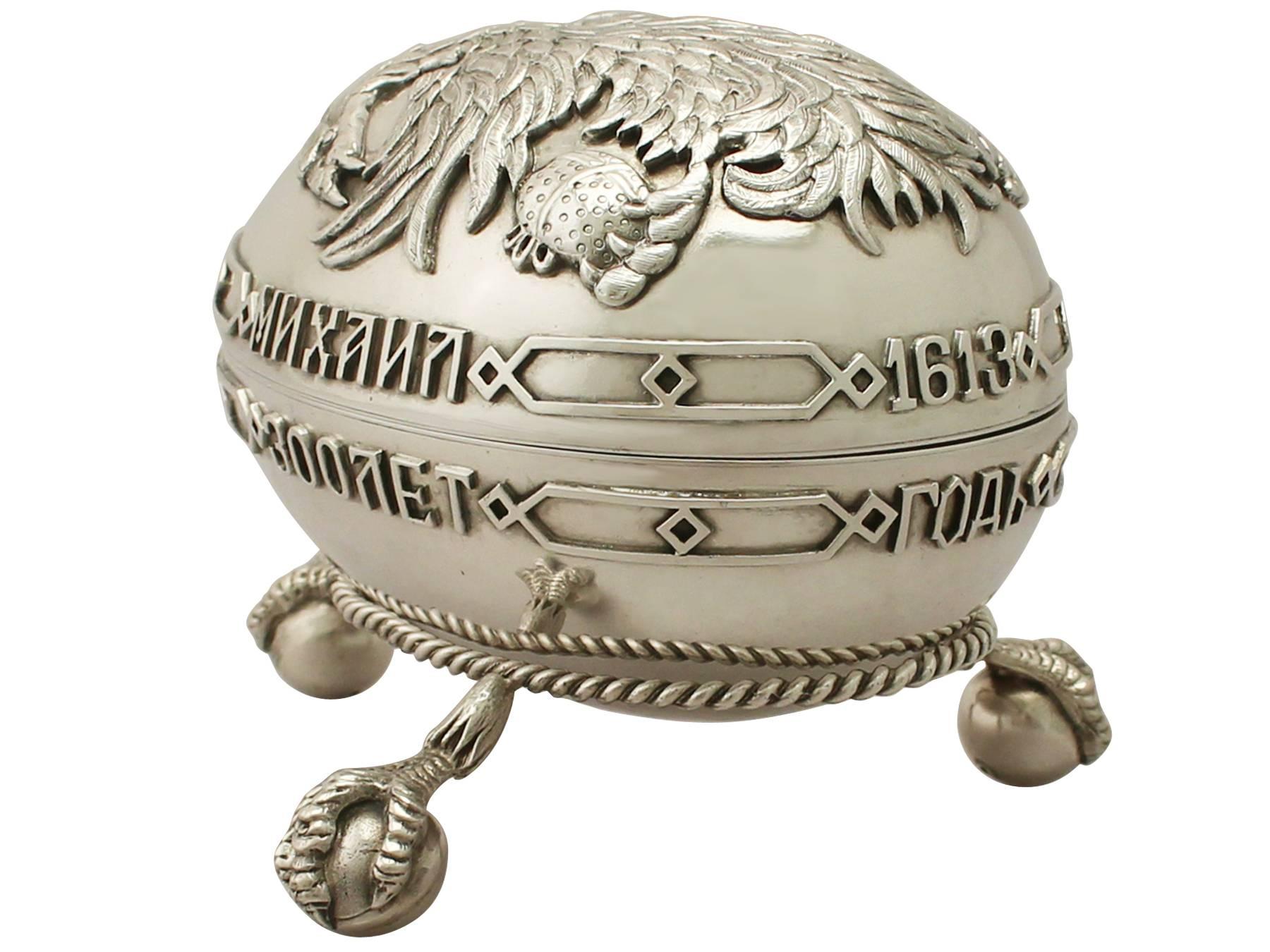 Antique Russian Silver Eggs, circa 1915 In Excellent Condition In Jesmond, Newcastle Upon Tyne
