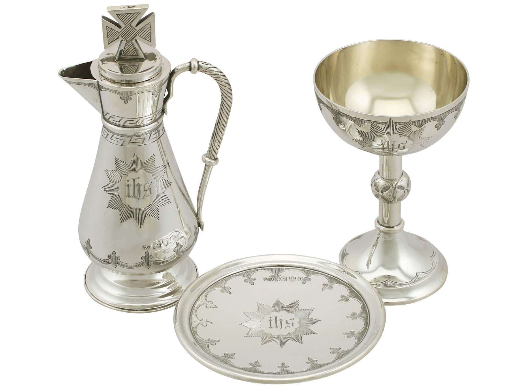 An exceptional, fine and impressive antique Victorian English sterling silver communion set; an addition to our diverse religious silverware collection.

This exceptional antique Victorian sterling silver communion set consists of a chalice, paten