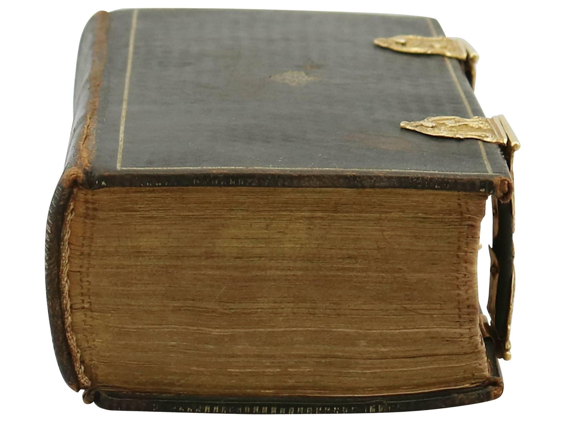 Dutch 20-Karat Yellow Gold Mounted Bible, circa 1740 In Excellent Condition In Jesmond, Newcastle Upon Tyne