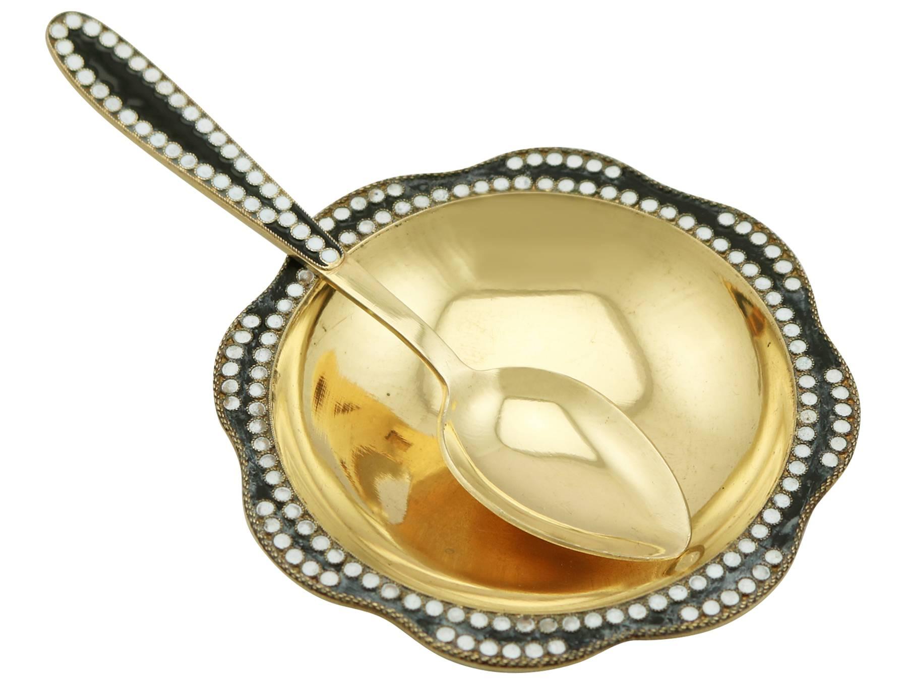 Cloissoné Russian Silver Gilt and Polychrome Cloisonné Enamel Caviar Dishes, circa 1970