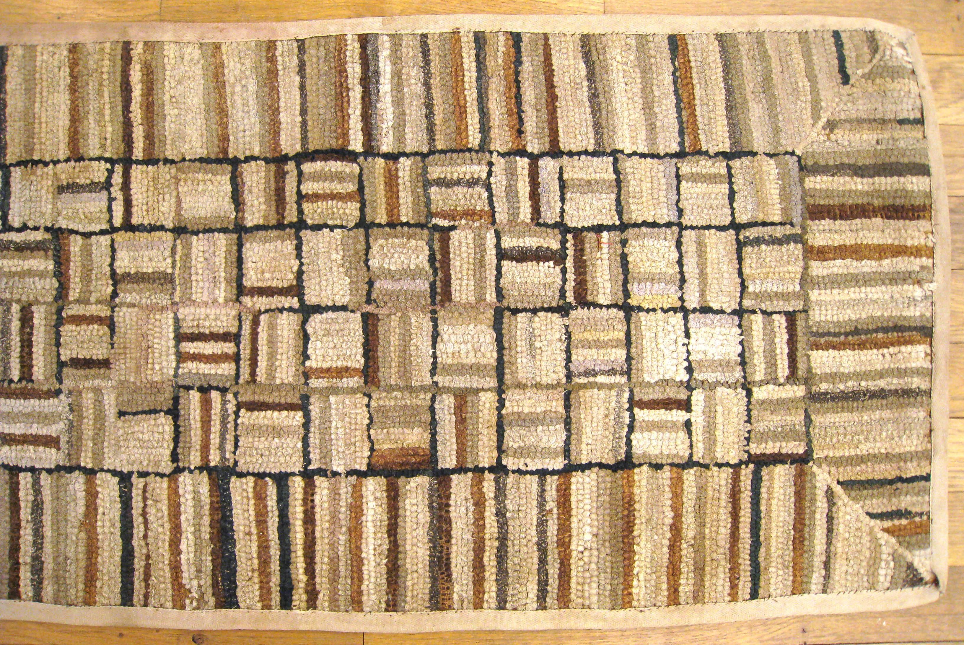 Vintage American Hooked Rug, in Small Size, with Mosaic Design on an Ivory Field In Excellent Condition In New York, NY
