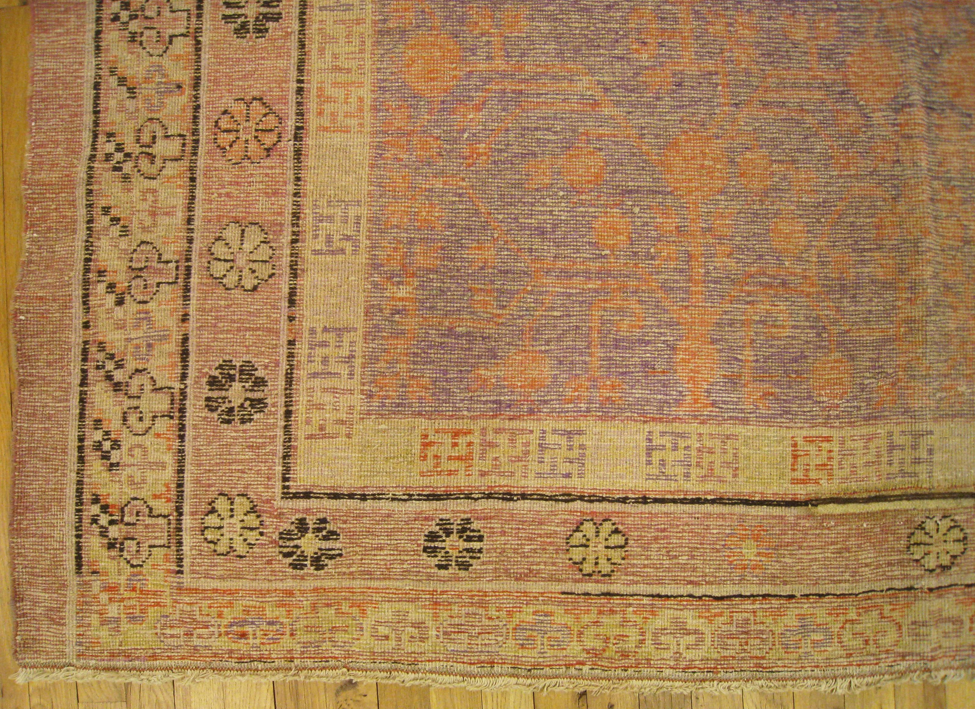 Antiker antiker orientalischer Khotan-Deko-Teppich in Galeriegröße, um 1890, weiches Blau (Wolle) im Angebot