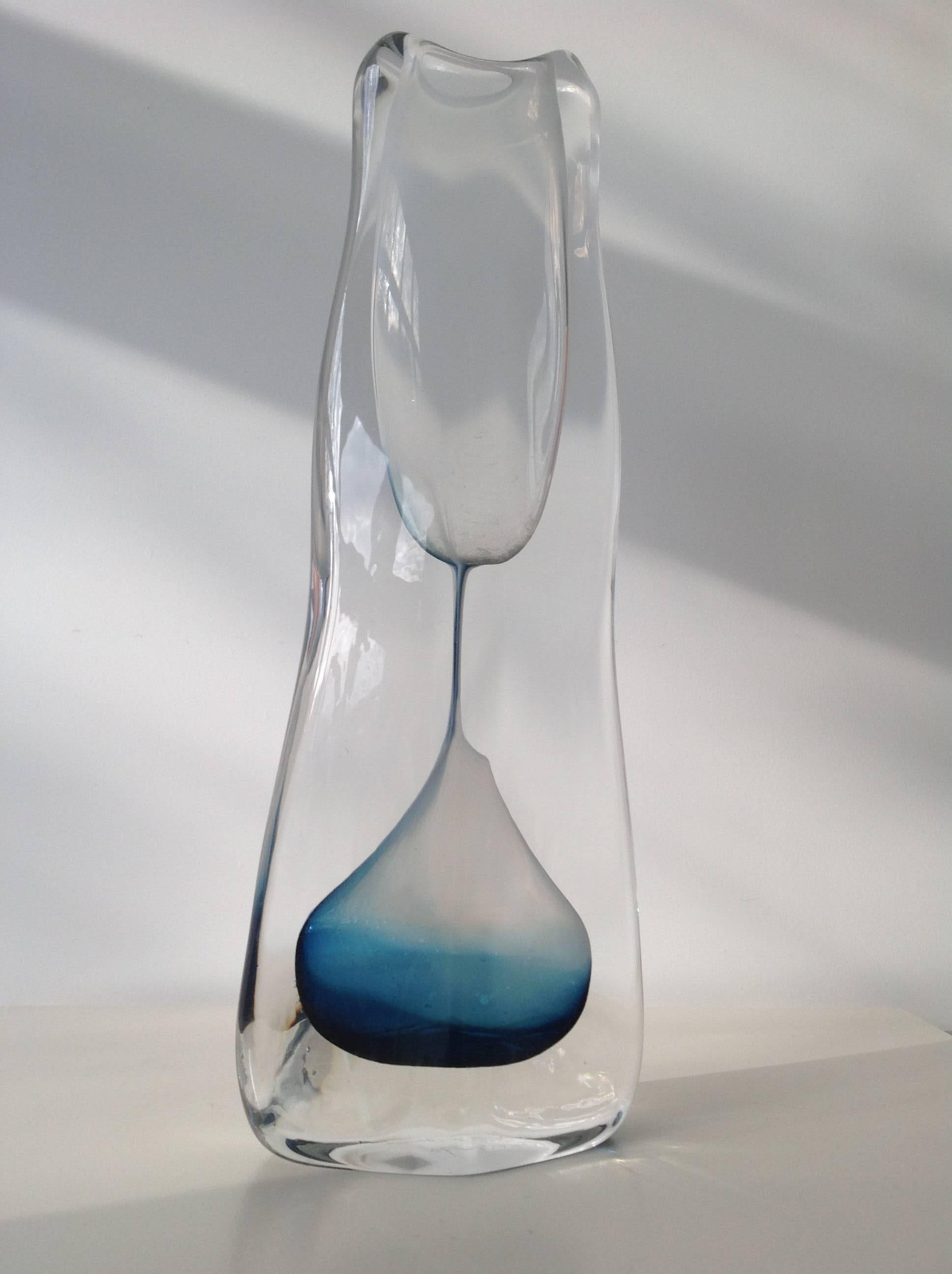 Designed by glassartist Floris Meydam(1919-2011) executed at the Glassworks Leerdam in Leerdam.
Colorless glass with an 