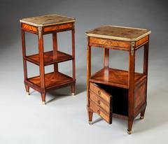 Paire de tables de chevet à étagères en parqueterie Louis XVI du 19ème siècle
