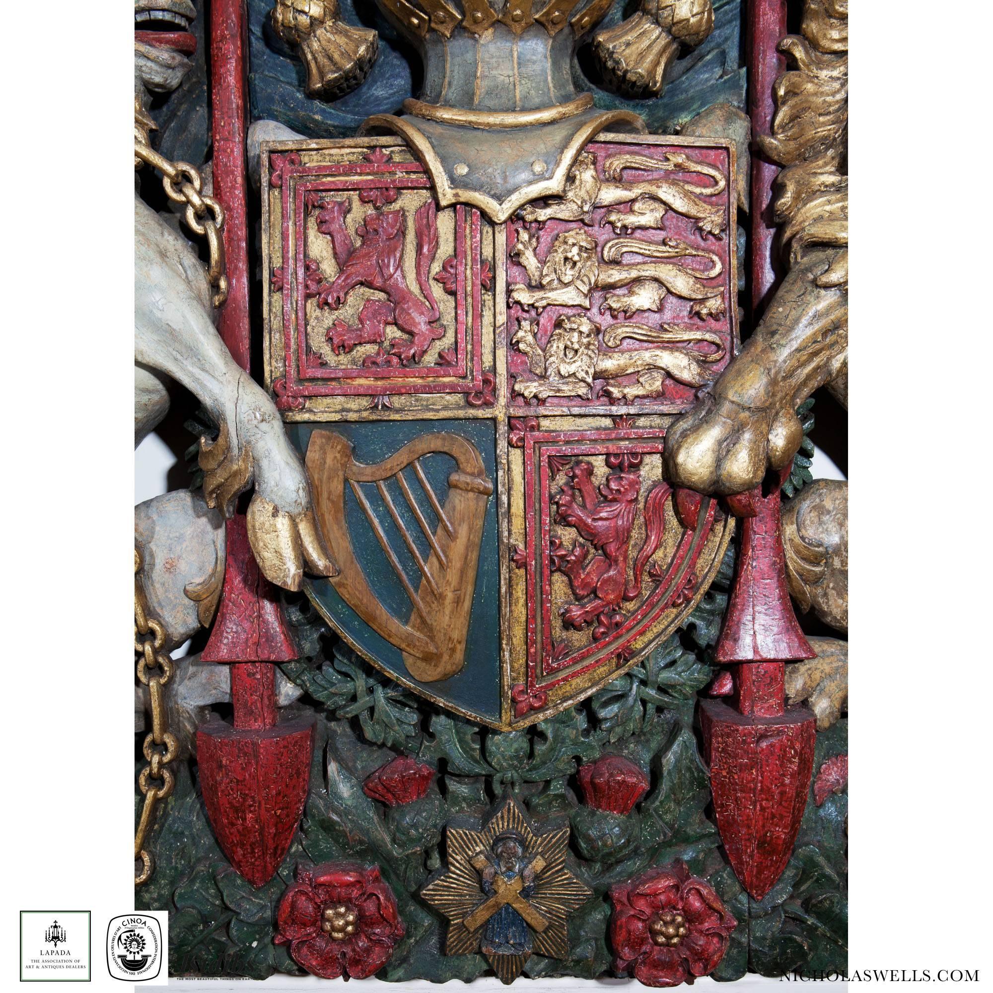 19. Jahrhundert Royal Coat of Arms des Vereinigten Königreichs (Frühviktorianisch) im Angebot