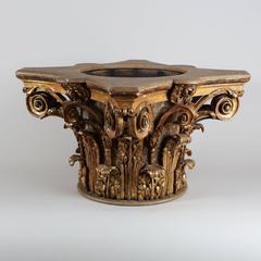 Jardinière de chapiteau corinthienne en bois doré sculpté