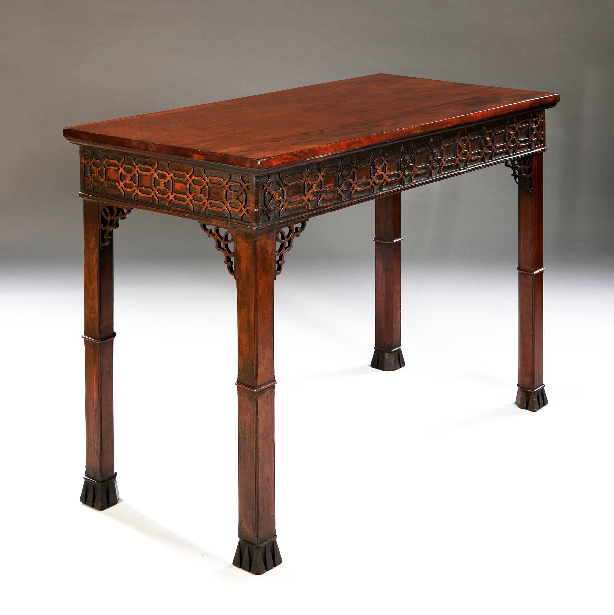 Georgian 18th Century Chippendale Centre or Serving Table In Excellent Condition In London, by appointment only