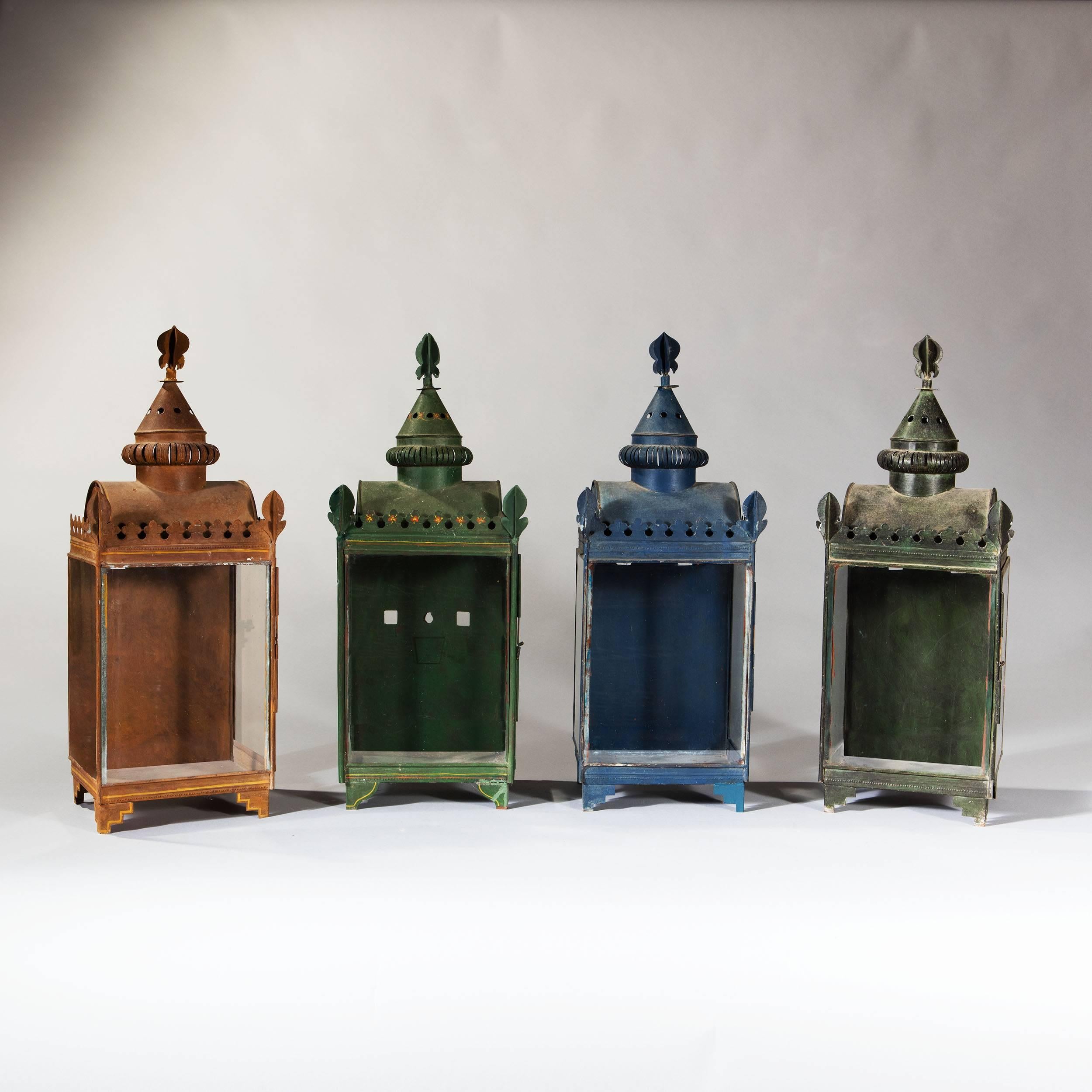 Tôle Set of Four Painted Tole and Glass Wall Lanterns For Sale