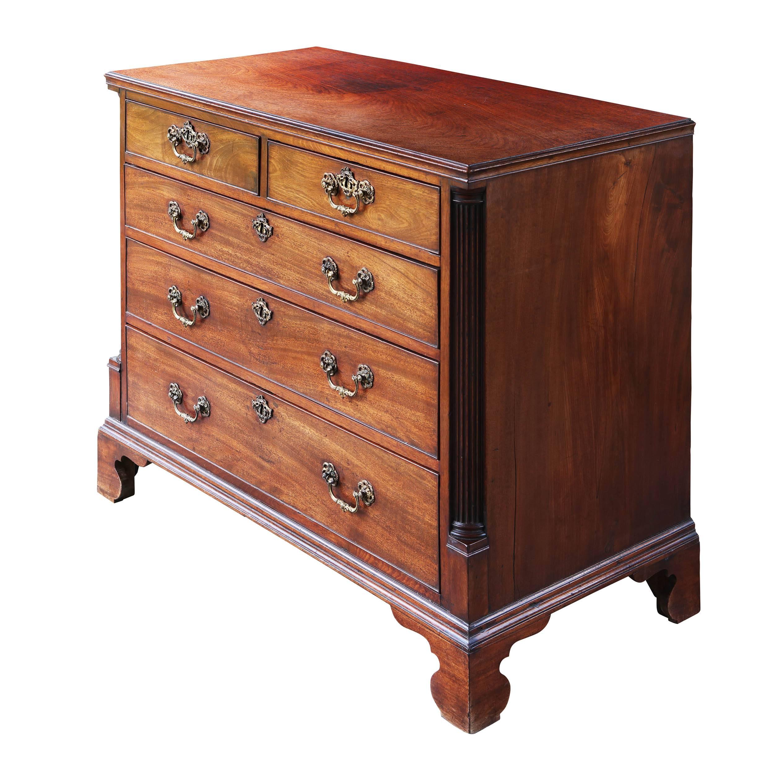 Fine Chippendale Period Mahogany Chest of Drawers For Sale