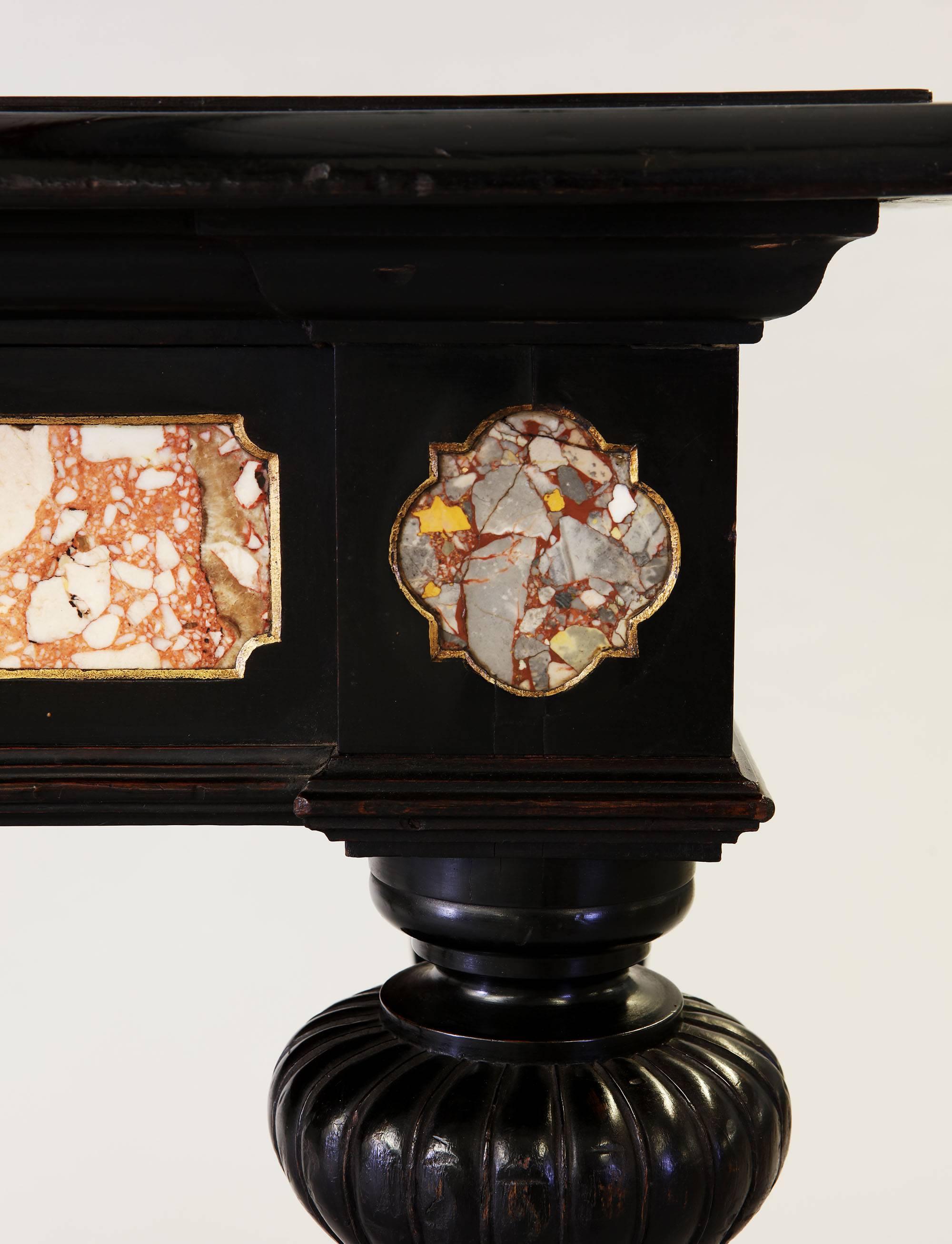 Importante table de centre en marbre Florentine du 19e siècle Bon état - En vente à London, by appointment only