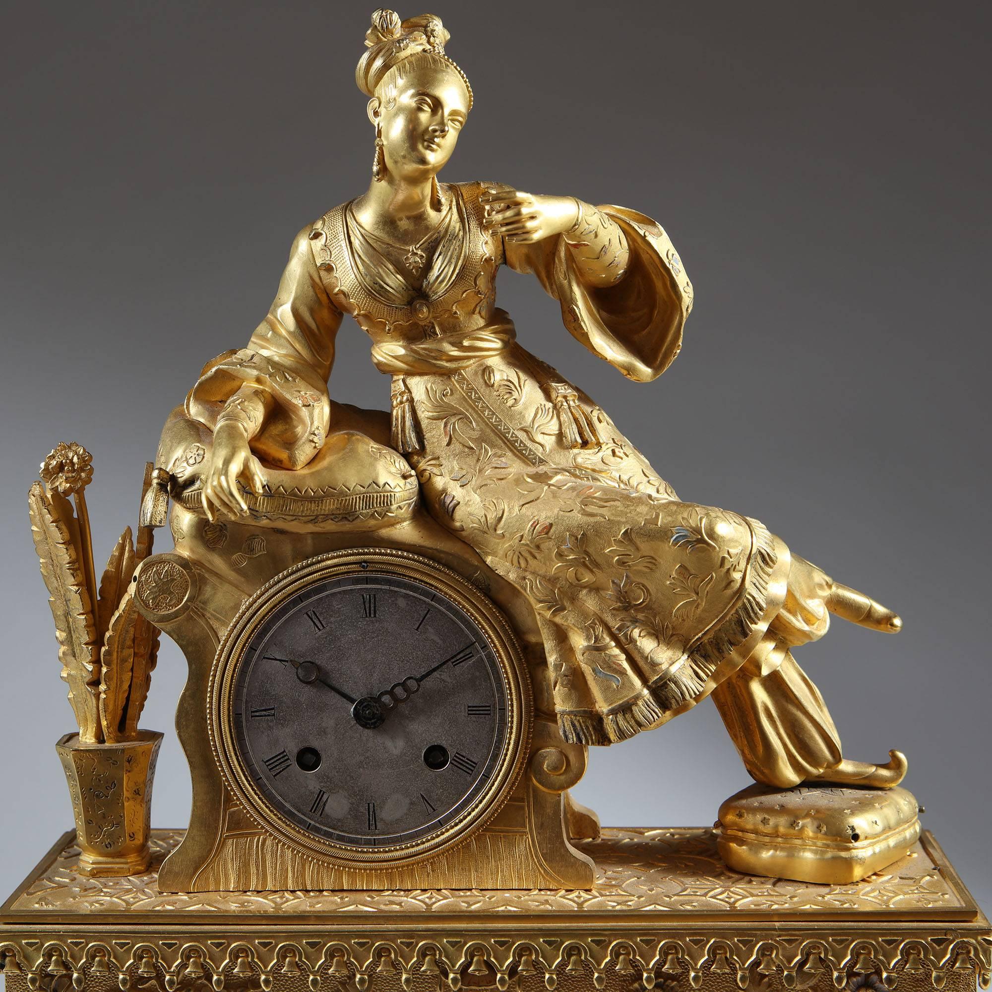 French Gilt Bronze Ottoman Chinoiserie Mantel Clock In Good Condition For Sale In London, by appointment only