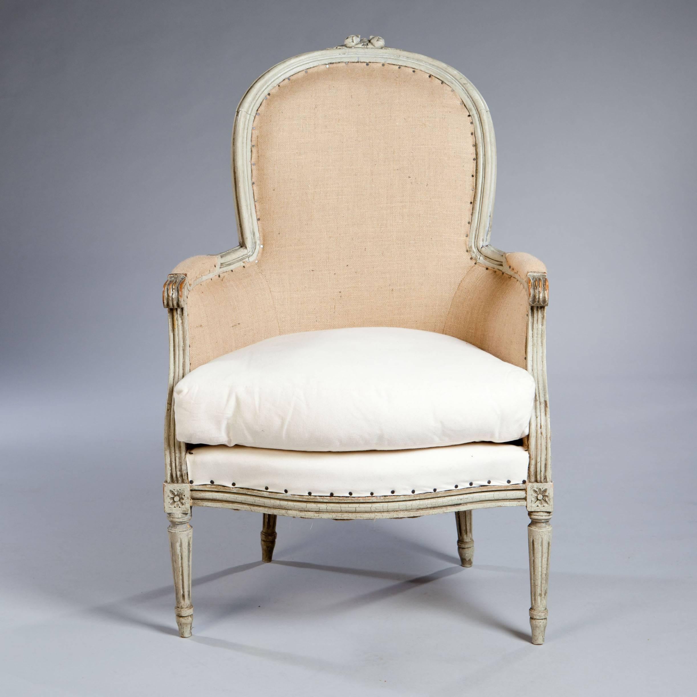 A Fine Pair of French Neoclassical Bergere Armchairs In Excellent Condition In London, by appointment only