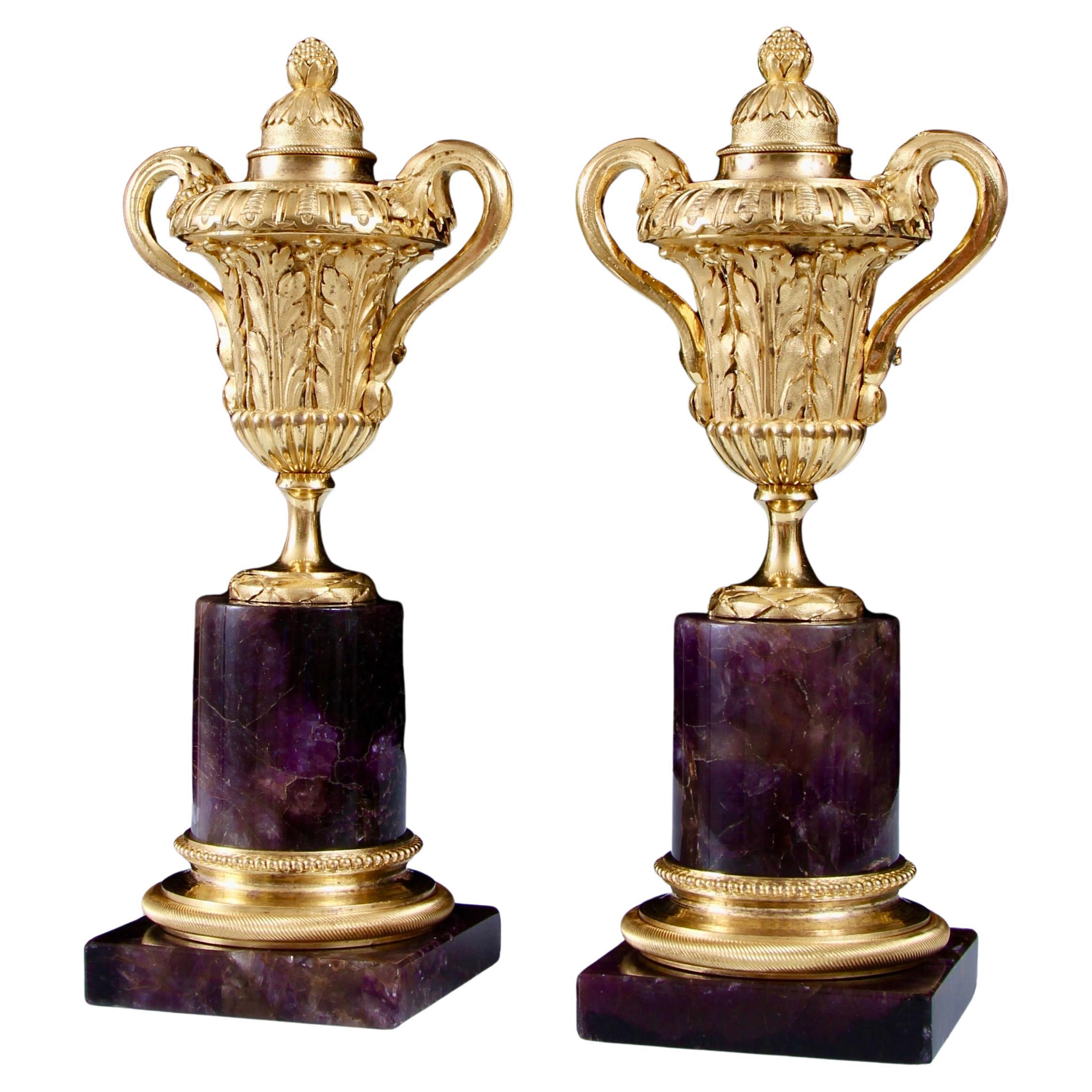 Coppia di cassette Luigi XVI in bronzo dorato e blu I. Johns in vendita