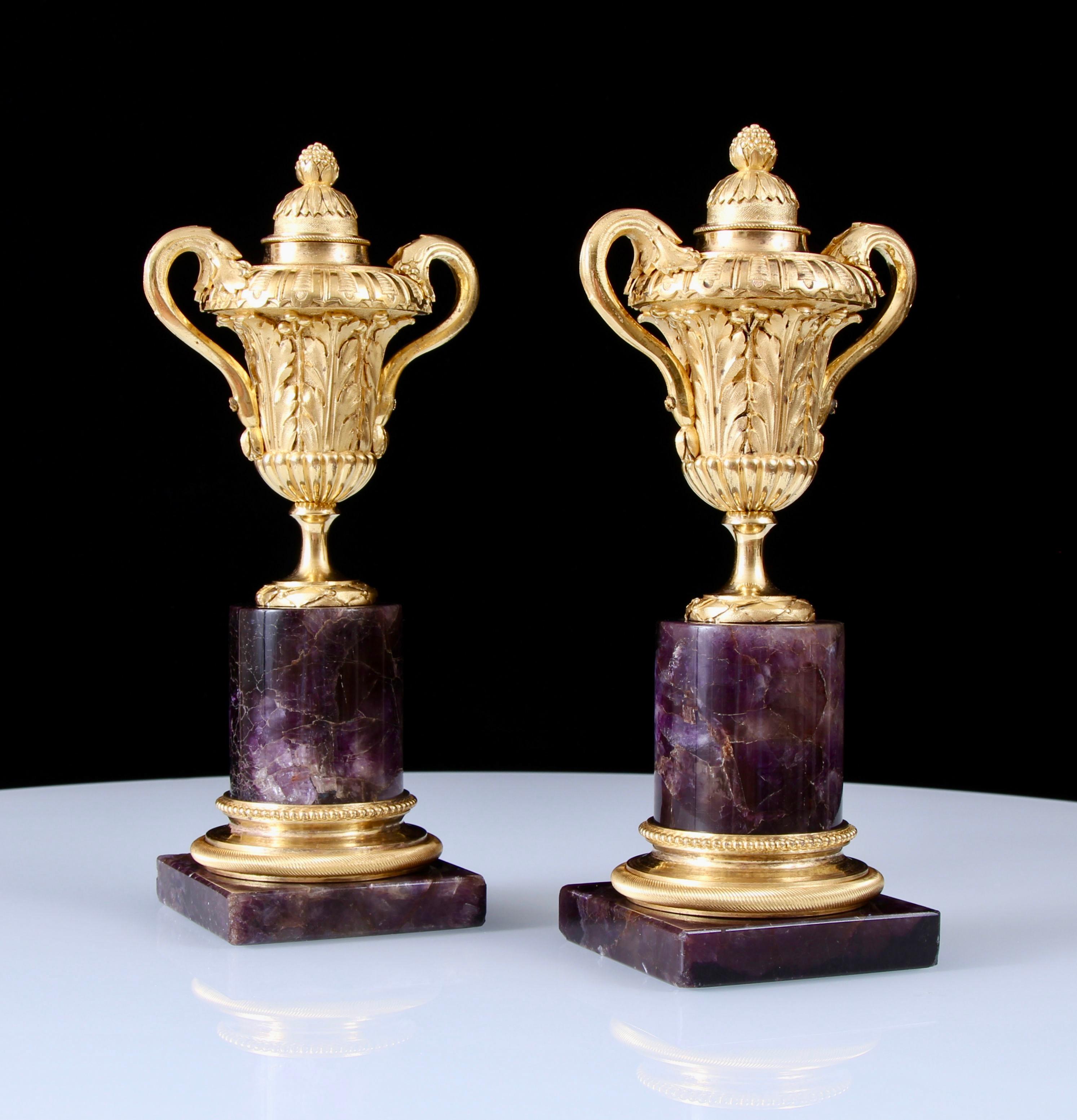 Coppia di cassette Luigi XVI in bronzo dorato e blu I. Johns in vendita 5