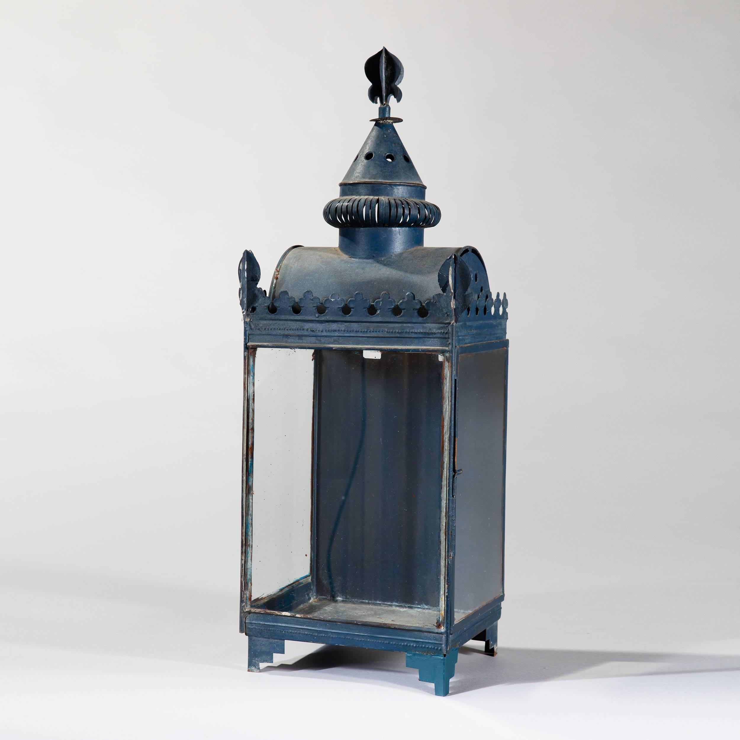 19th Century Set of Four Painted Tole and Glass Wall Lanterns For Sale