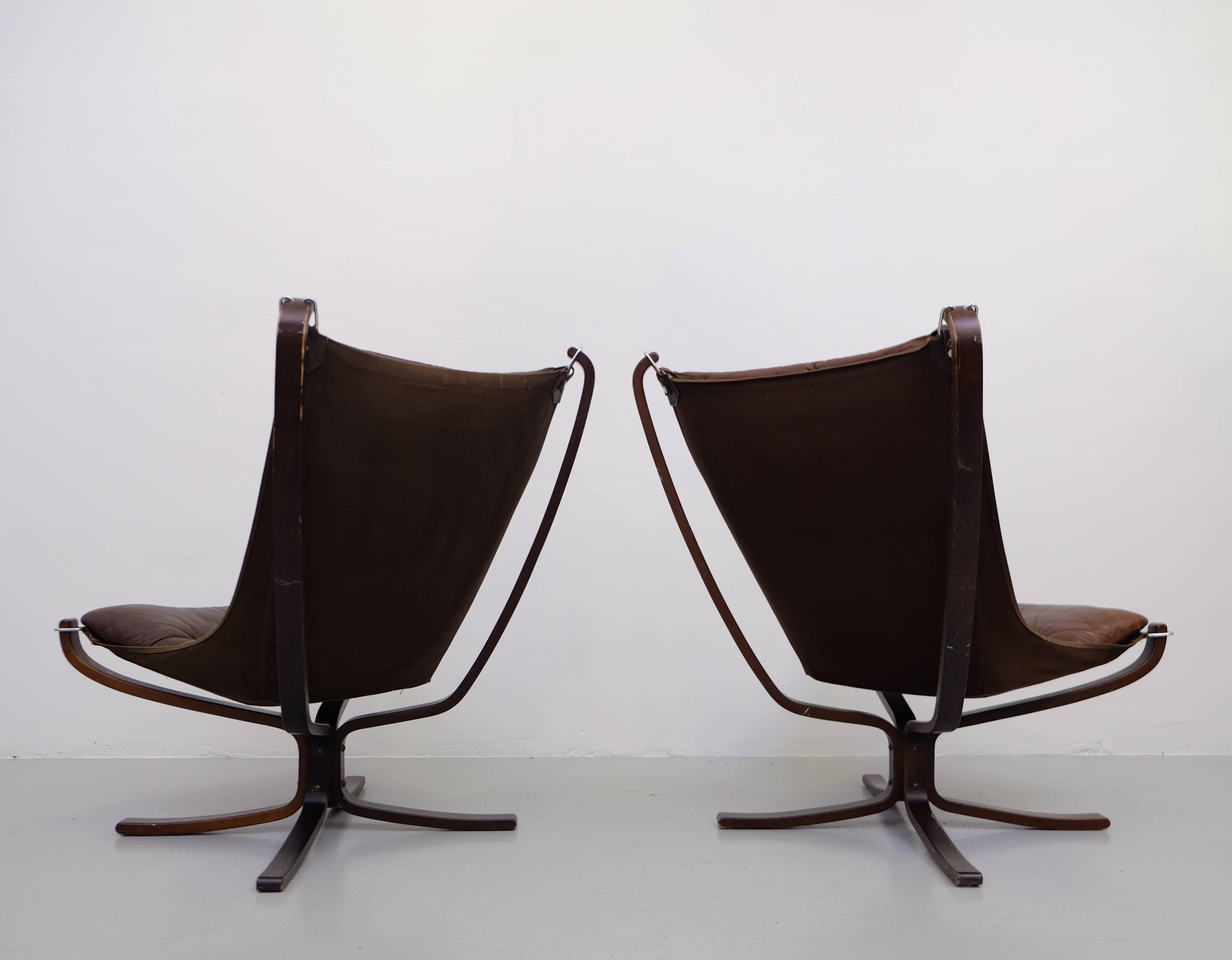 Pair of High Back Falcon Chairs by Sigurd Ressell, Norway, 1970s In Good Condition In Stockholm, SE