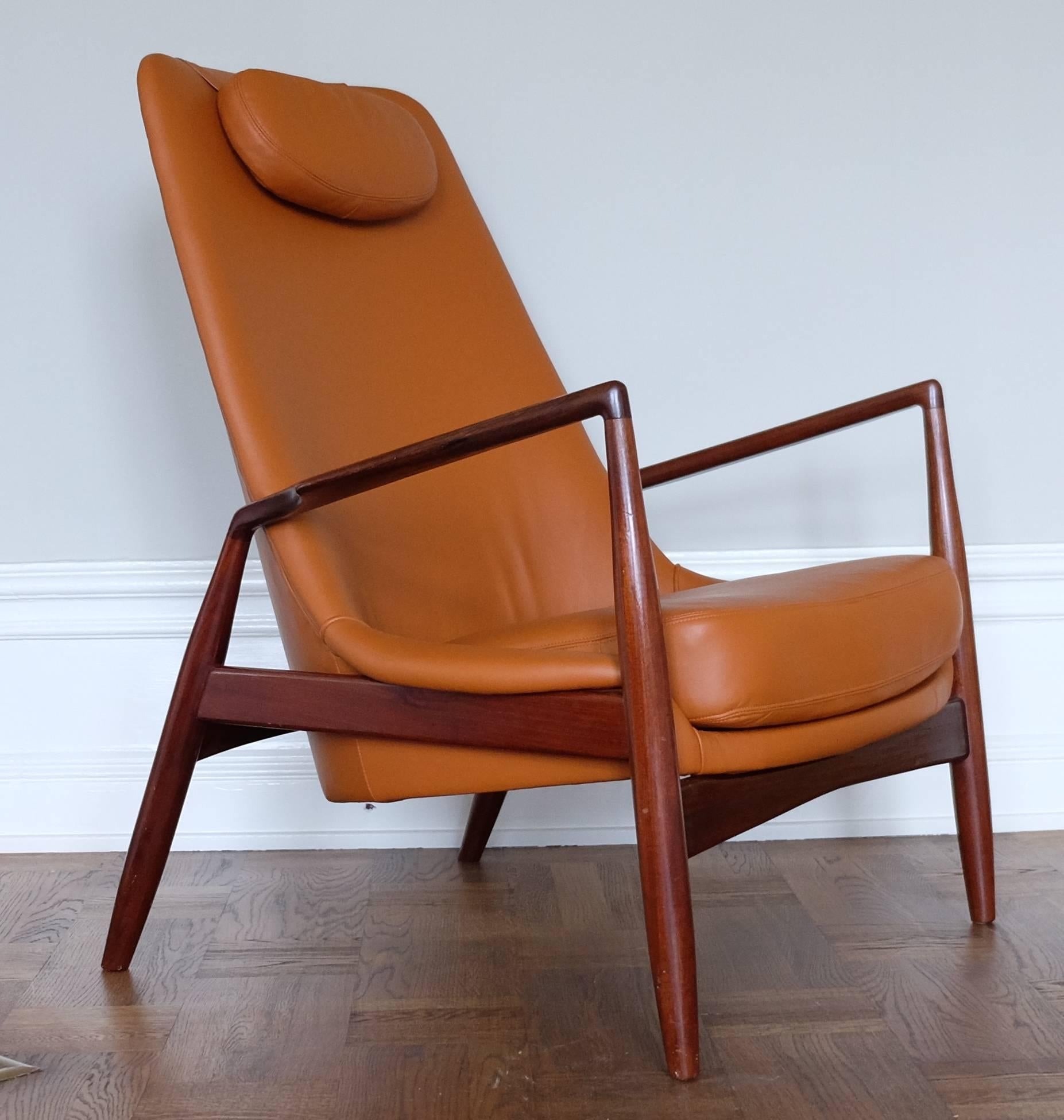 Ib Kofod-Larsen Easy Chair mit Siegel im Angebot 3