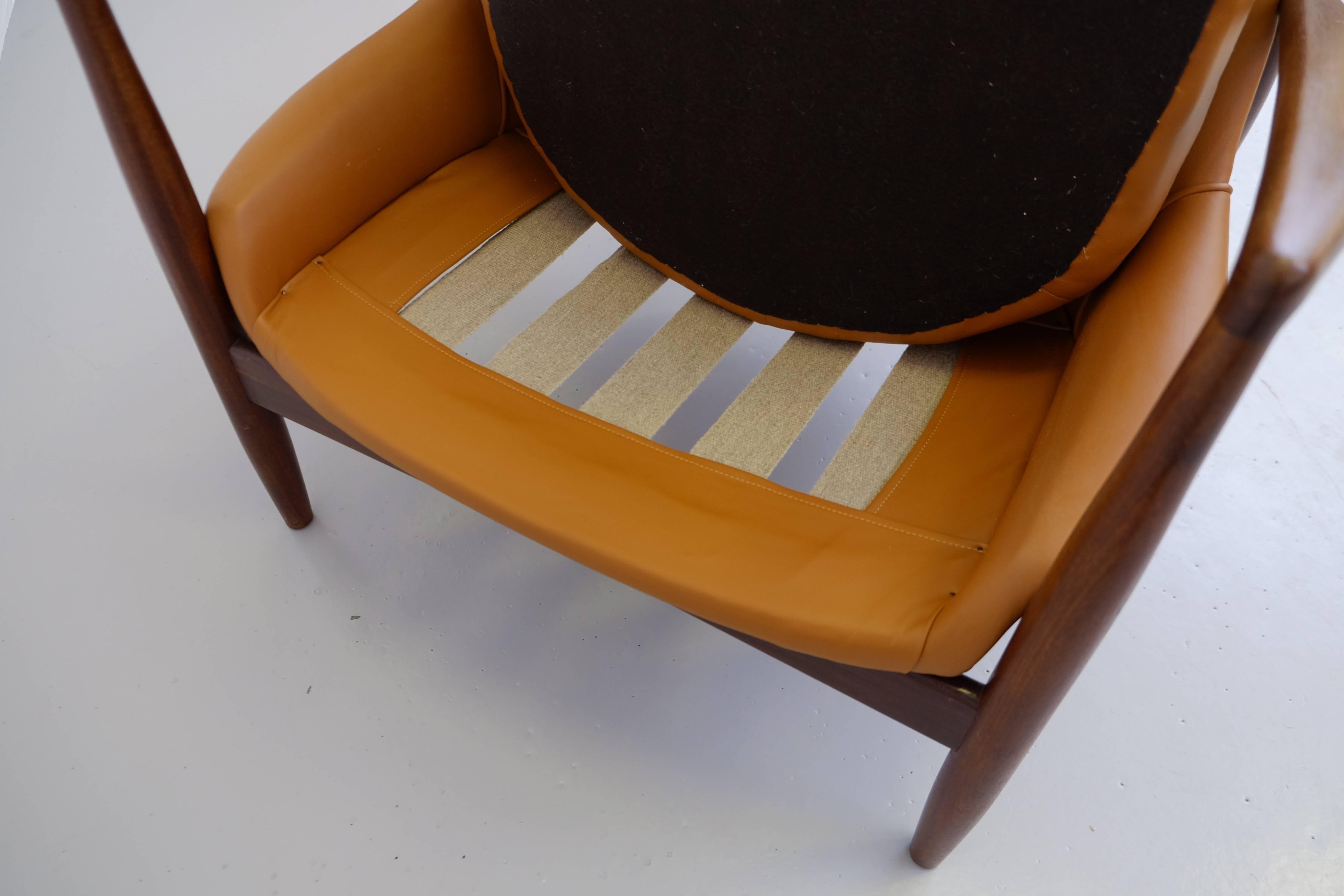Ib Kofod-Larsen Easy Chair mit Siegel im Angebot 2