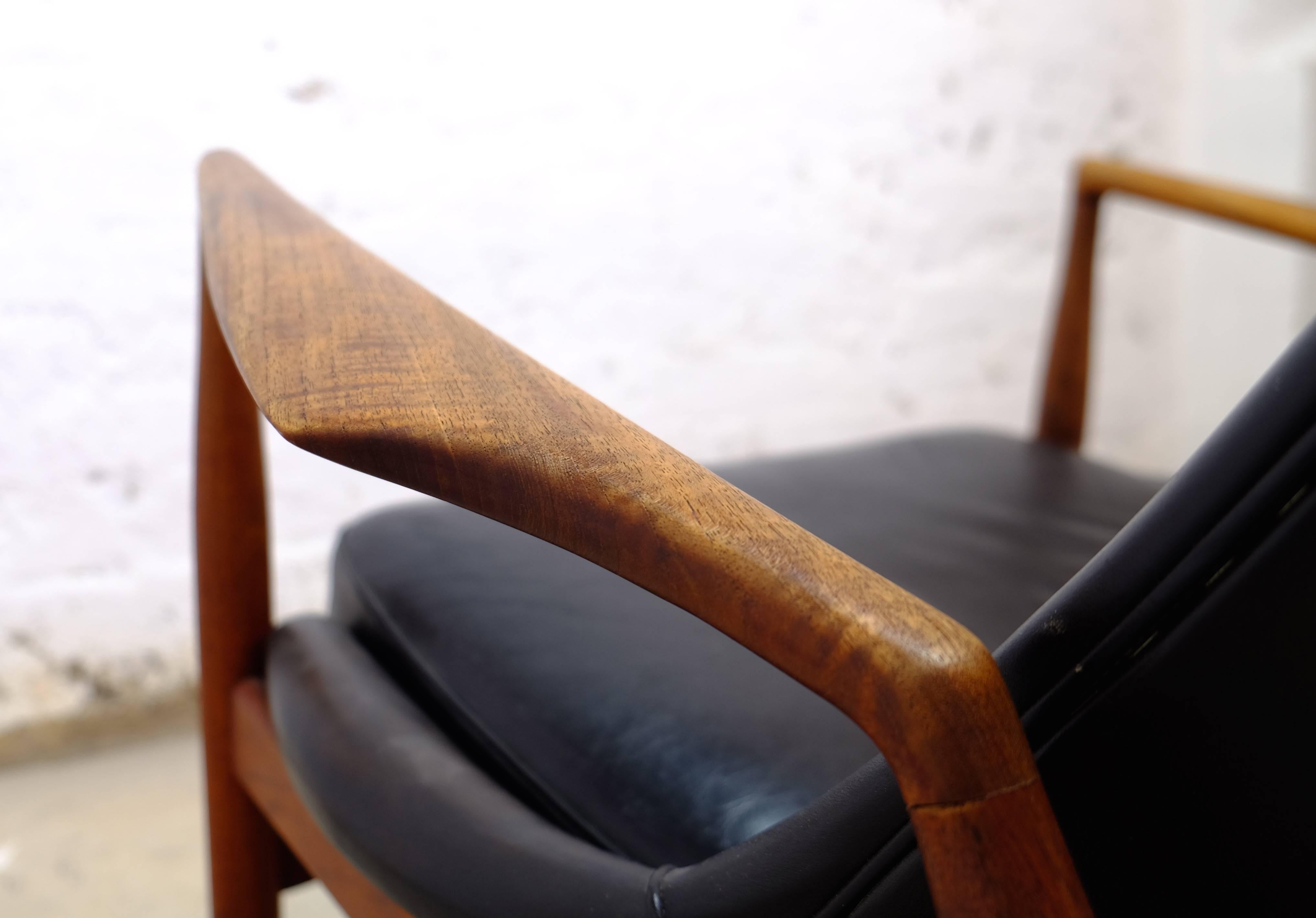 Mid-Century Modern Ib Kofod-Larsen Seal Easy Chair