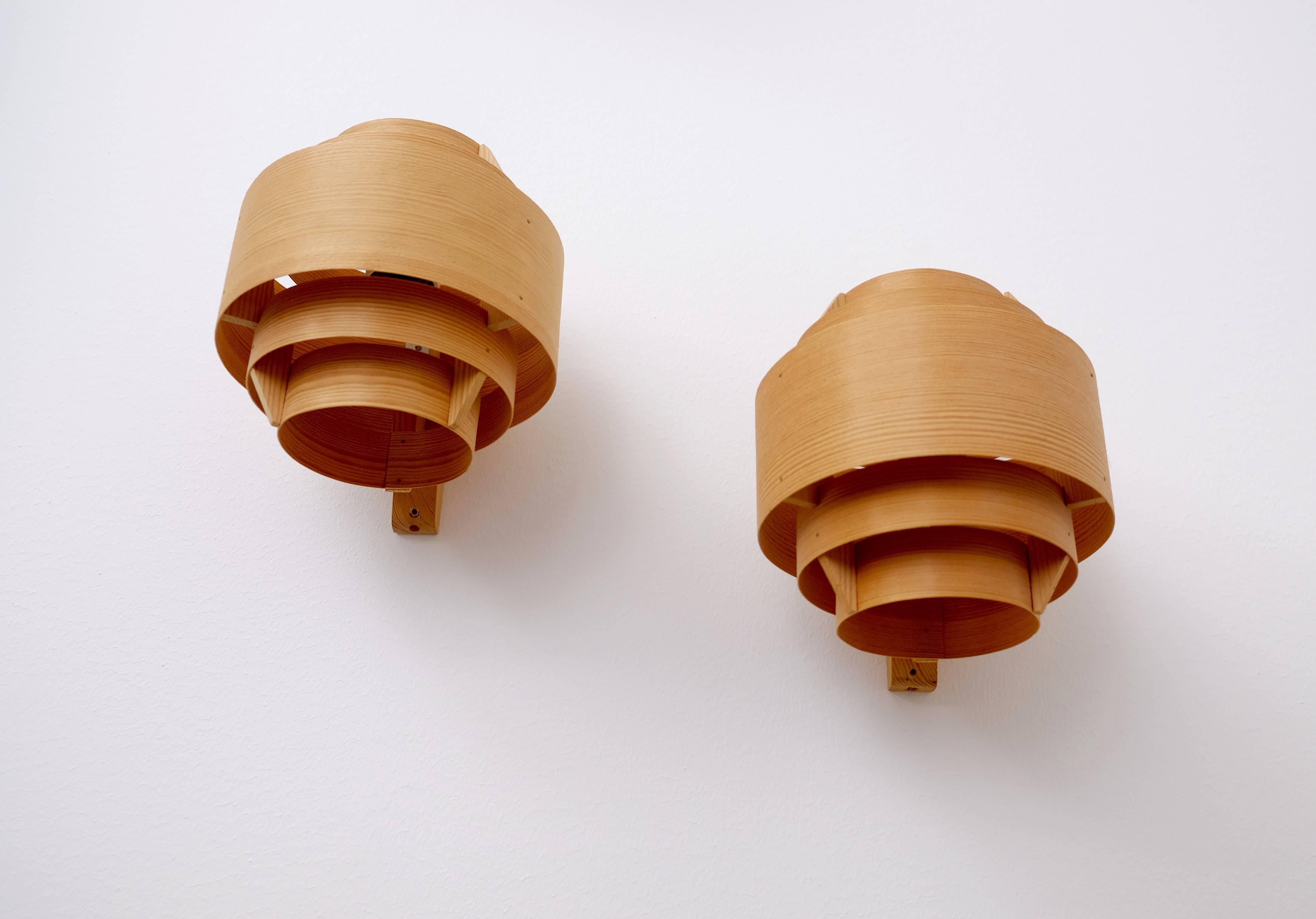 Scandinavian Modern Pair of Pine Wall Lamps by Hans-Agne Jakobsson