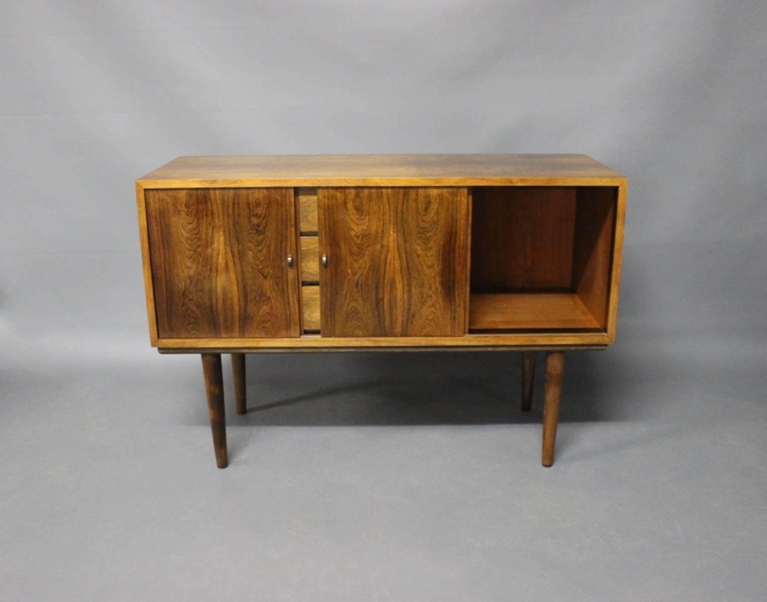 Small Sideboard in Rosewood of Danish Design from the 1960s In Good Condition In Lejre, DK