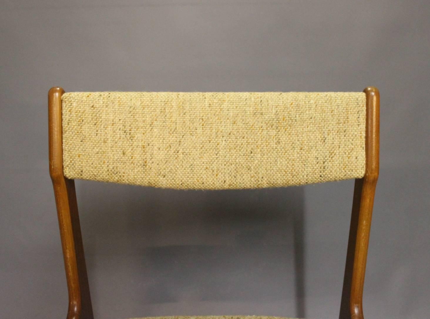 Set of Six Dining Room Chairs in Teak and Light Wool by Erik Buch, 1960s In Good Condition In Lejre, DK