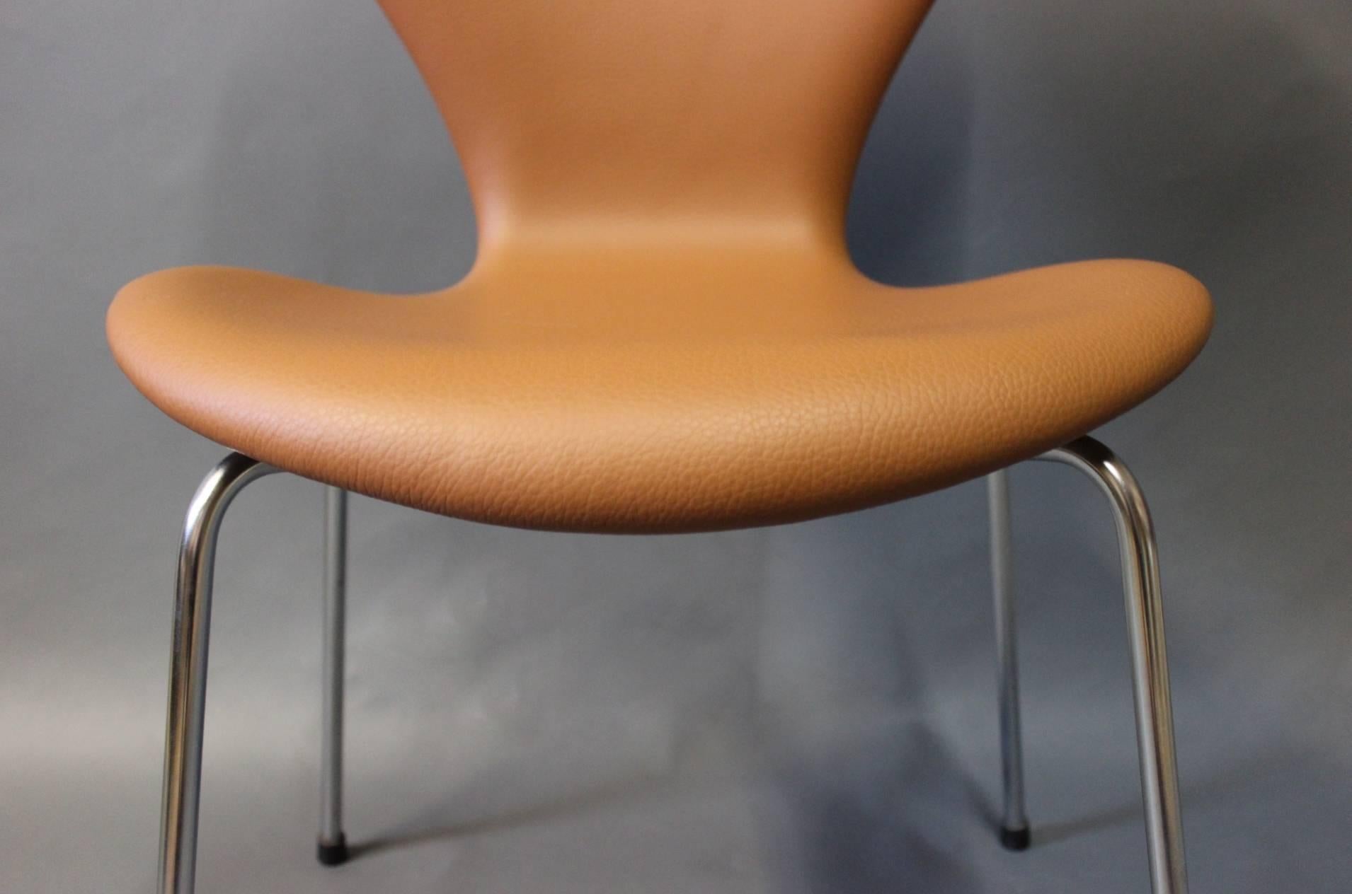 Plated Set of Four Seven Chairs, Arne Jacobsen and Fritz Hansen, Classic Leather, 1967