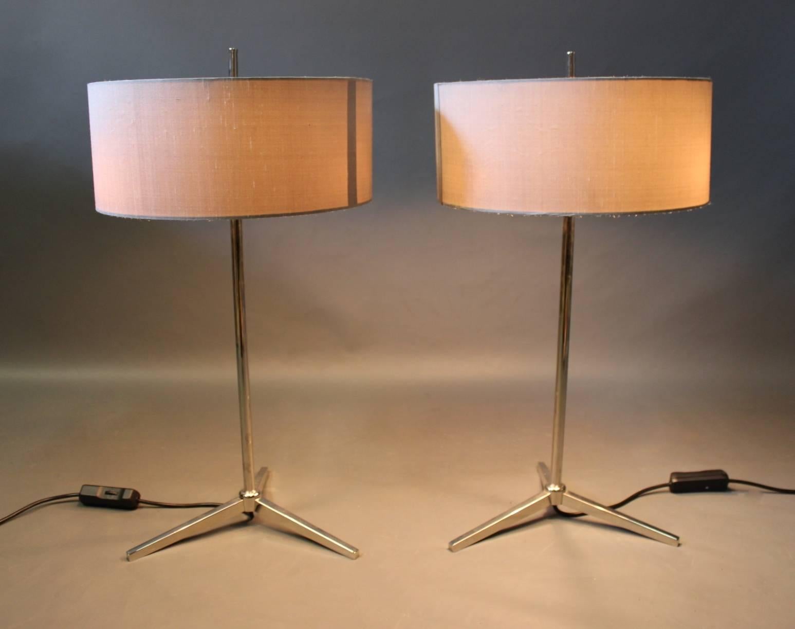 Other Set of Two Table Lamps of Chrome-Plated Metal of Italian Design, 1980s