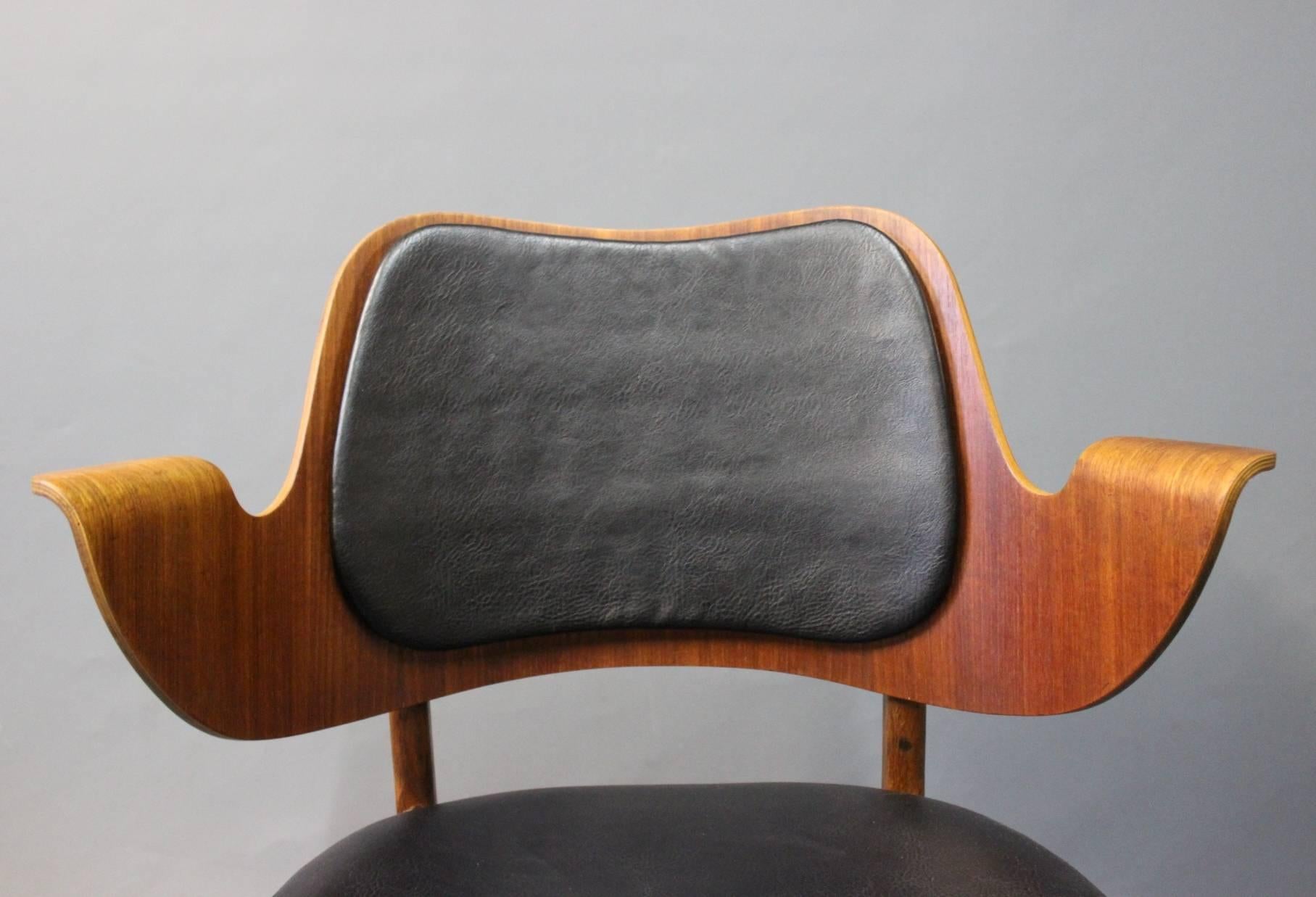 Mid-20th Century Pair of Armchairs Designed by Arne Hovmand Olsen, 1960s