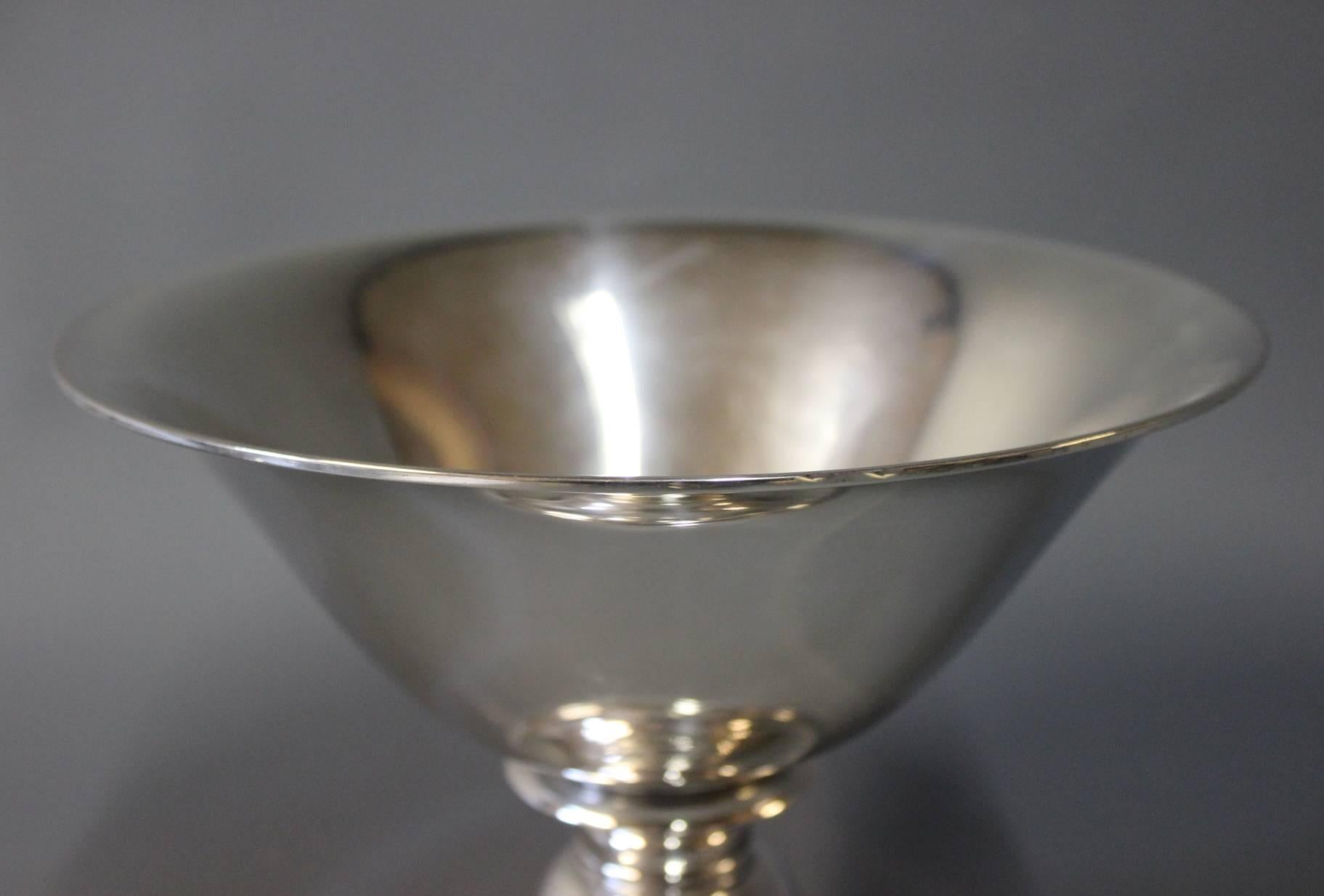 Large Centerpiece in Hallmarked Silver and Stamped SJ In Good Condition In Lejre, DK
