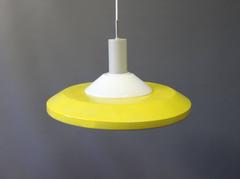 Pendentif Stockholm en jaune par Louis Poulsen:: 1960s