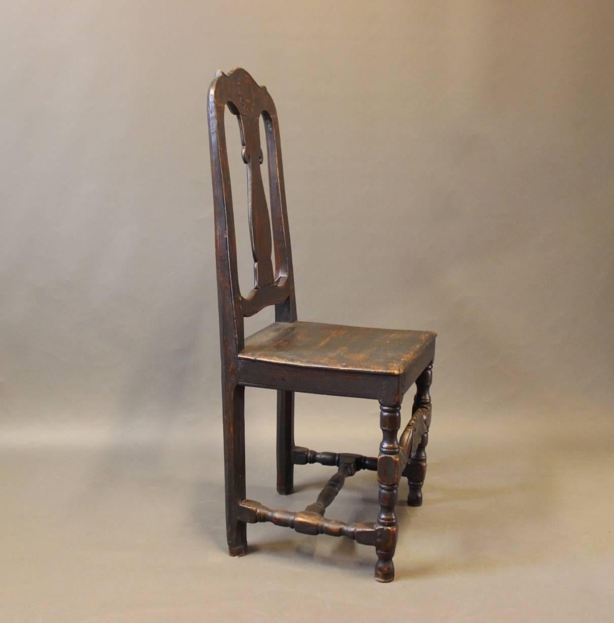 Baroque chair of painted wood, circa 1860s. The chair is in great antique condition.