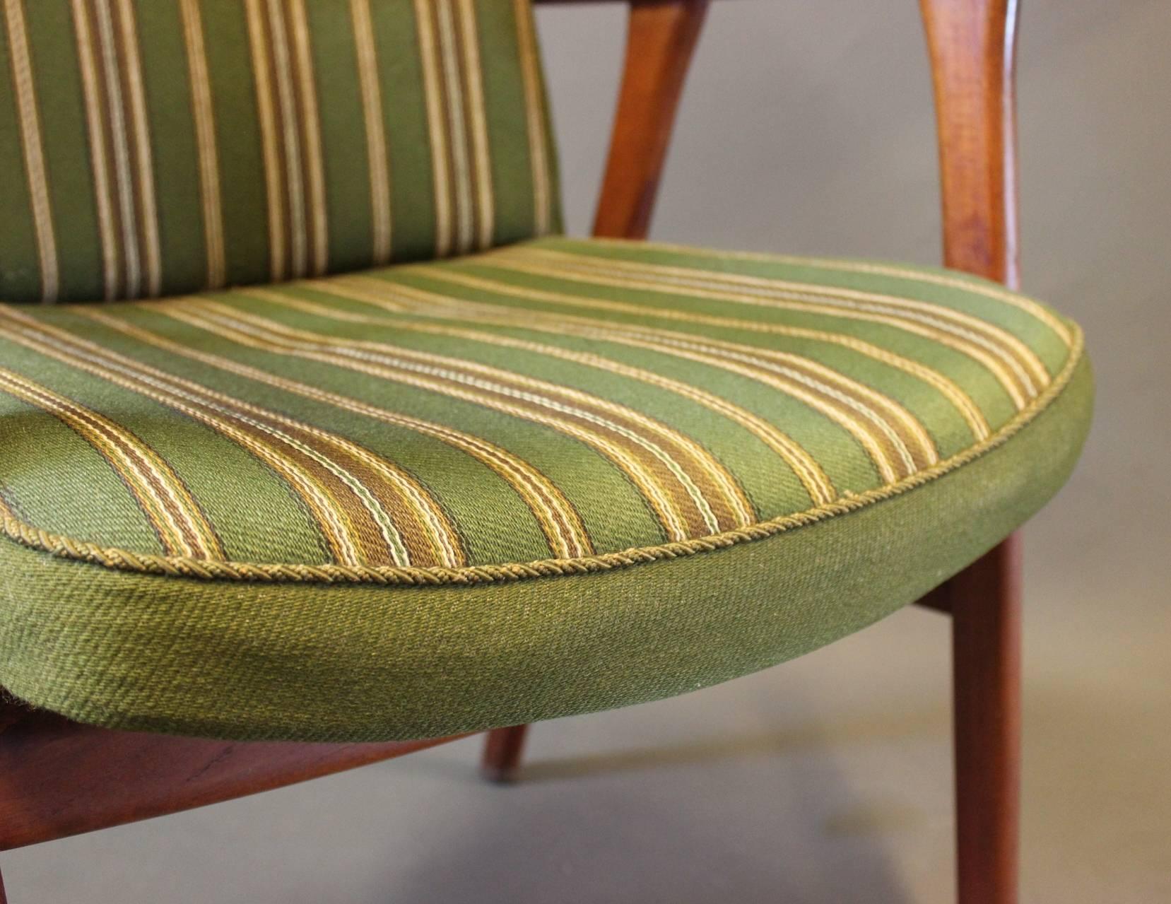 Armchair in Teak and Upholstered in Green Fabric of Danish Design, 1960s In Good Condition In Lejre, DK