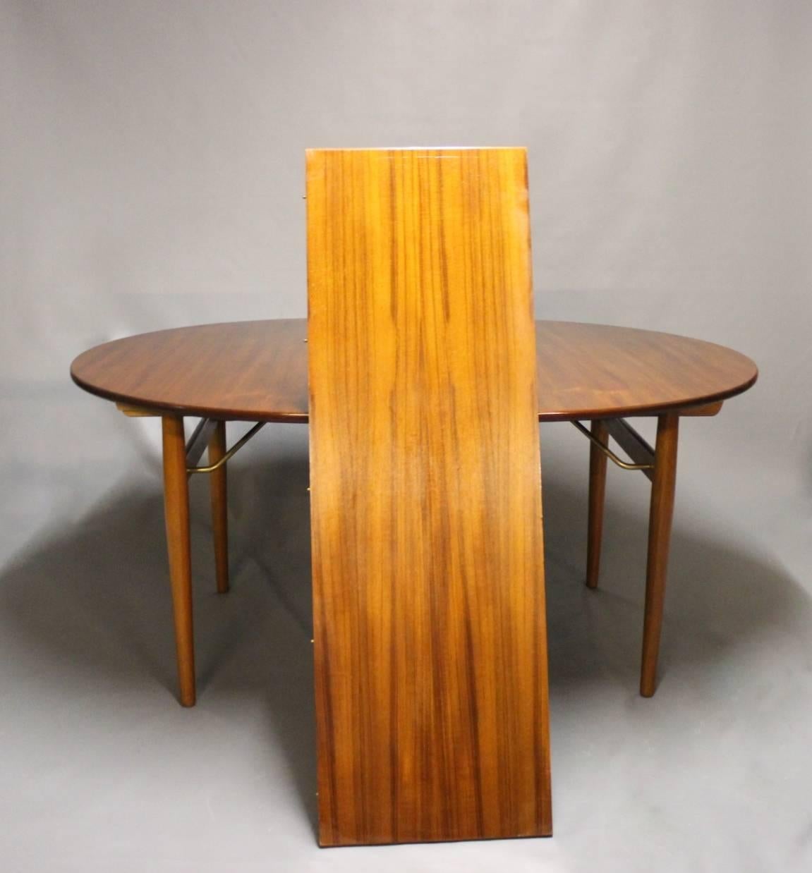 Mid-20th Century Round Dining Table with Extensions in Teak and Oak by Hans J. Wegner, 1960s