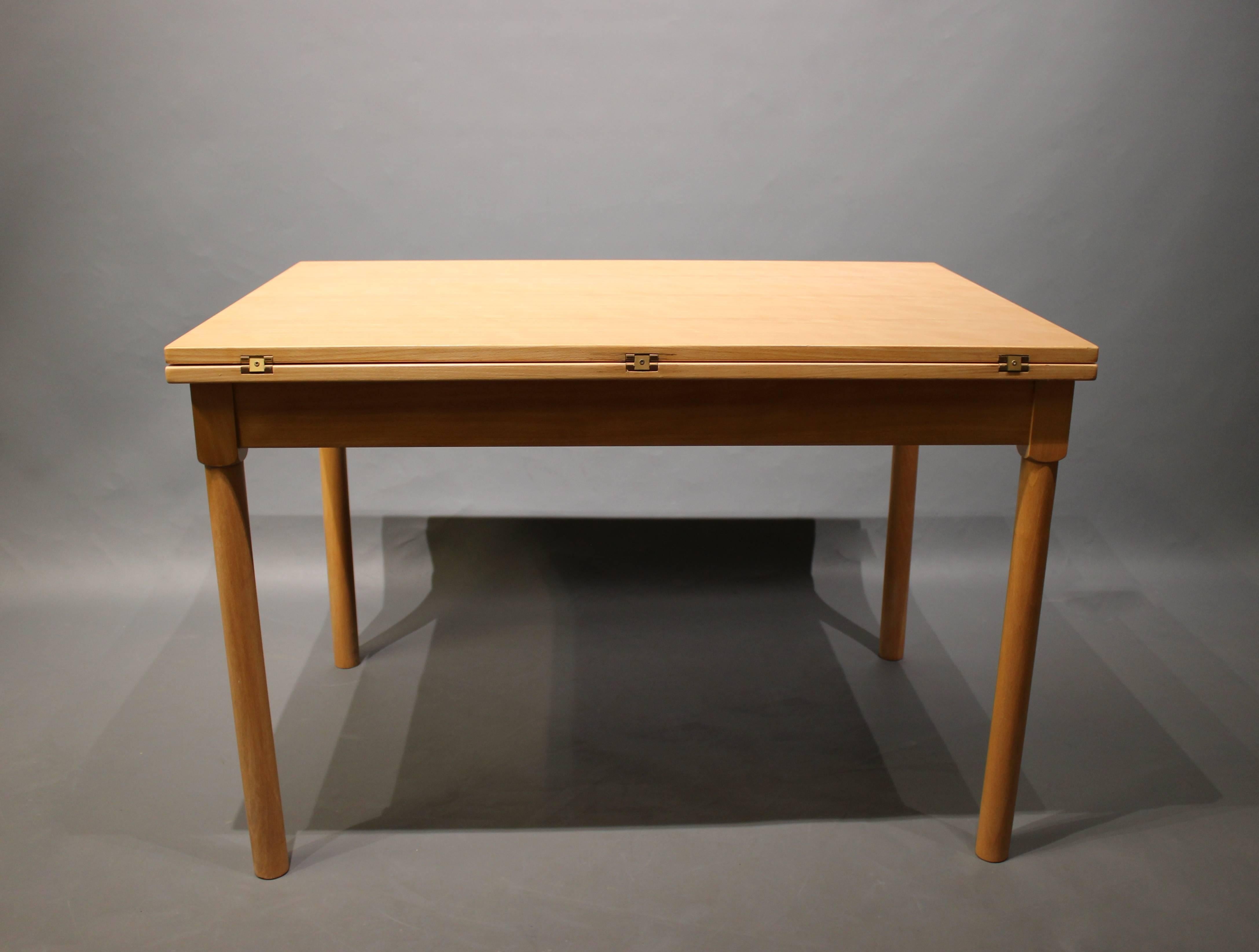 Scandinavian Modern Folding Table, Model 4500 in Beech by Børge Mogensen and Fritz Hansen, 1982