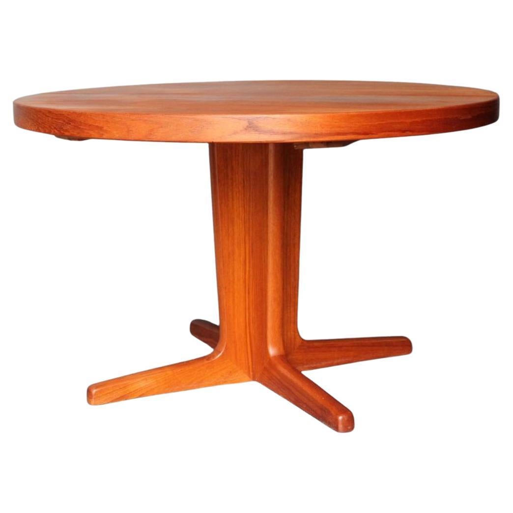 Dining Table in Teakwood of Danish Designer and Manufactured by Gudme, 1960s For Sale