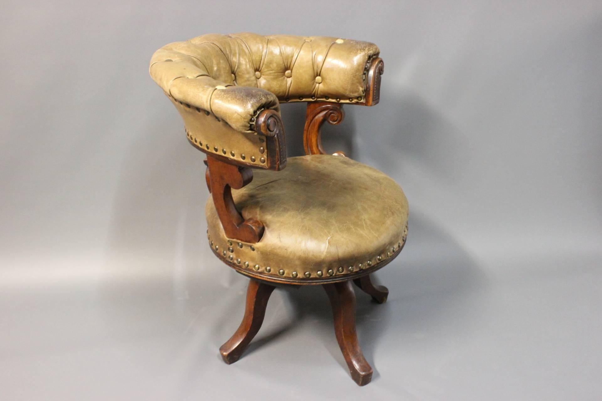 English Office Chair in Mahogany and Original Patinated Leather, circa 1880