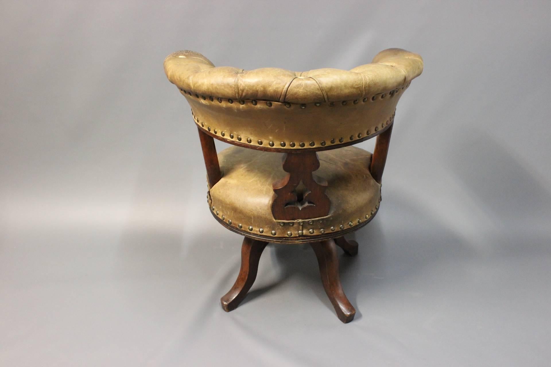 Late 19th Century Office Chair in Mahogany and Original Patinated Leather, circa 1880