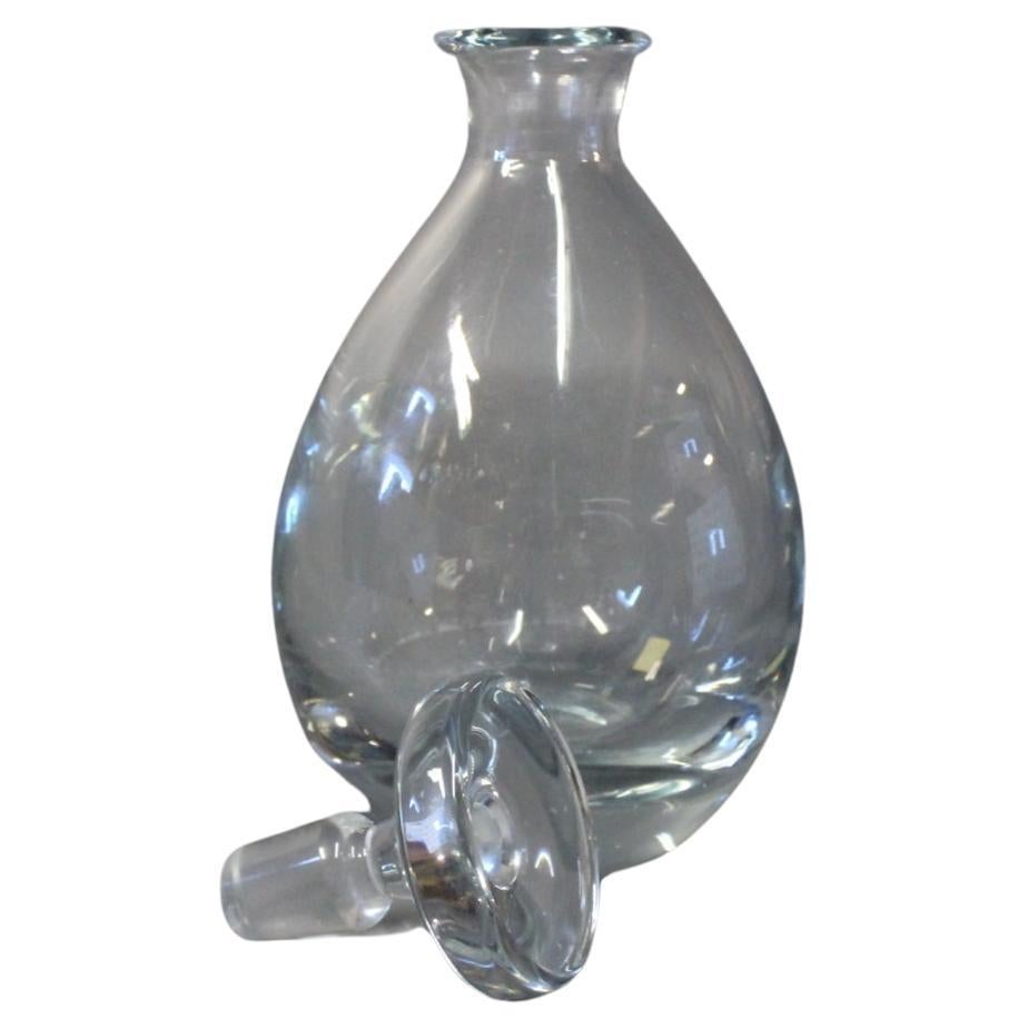 Scandinavo moderno Decanter in vetro di Strömbergshyttan Svezia risalente agli anni '50 in vendita